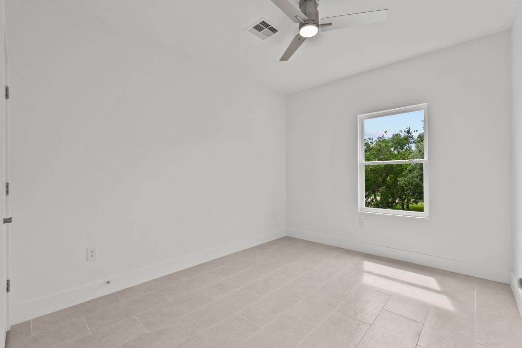 512 2nd Property Photo 24