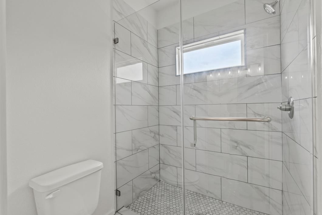 512 2nd Property Photo 27