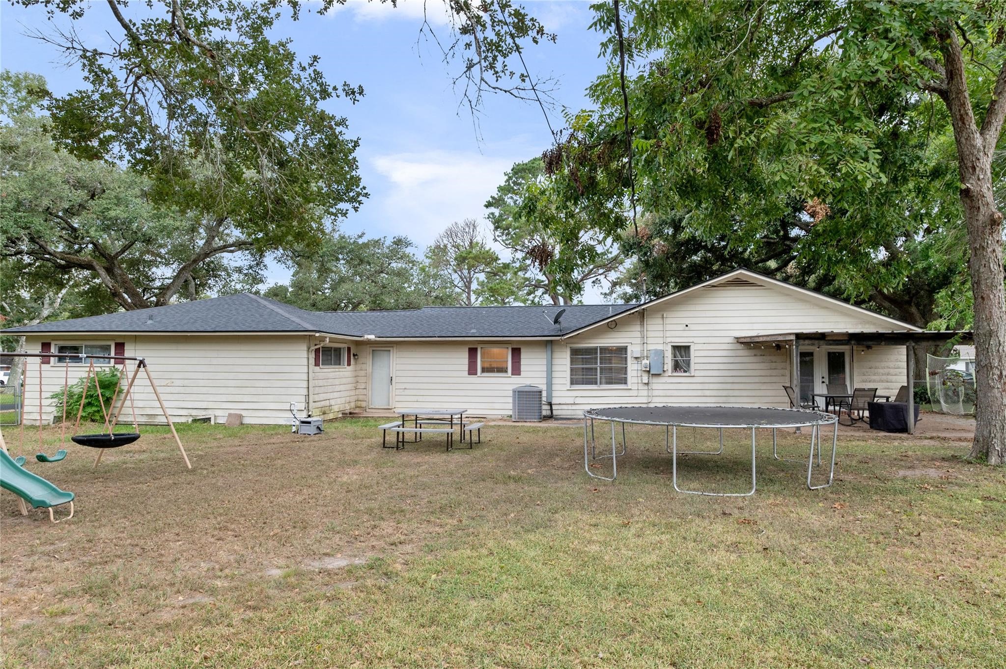 702 Avenue J Property Photo 23