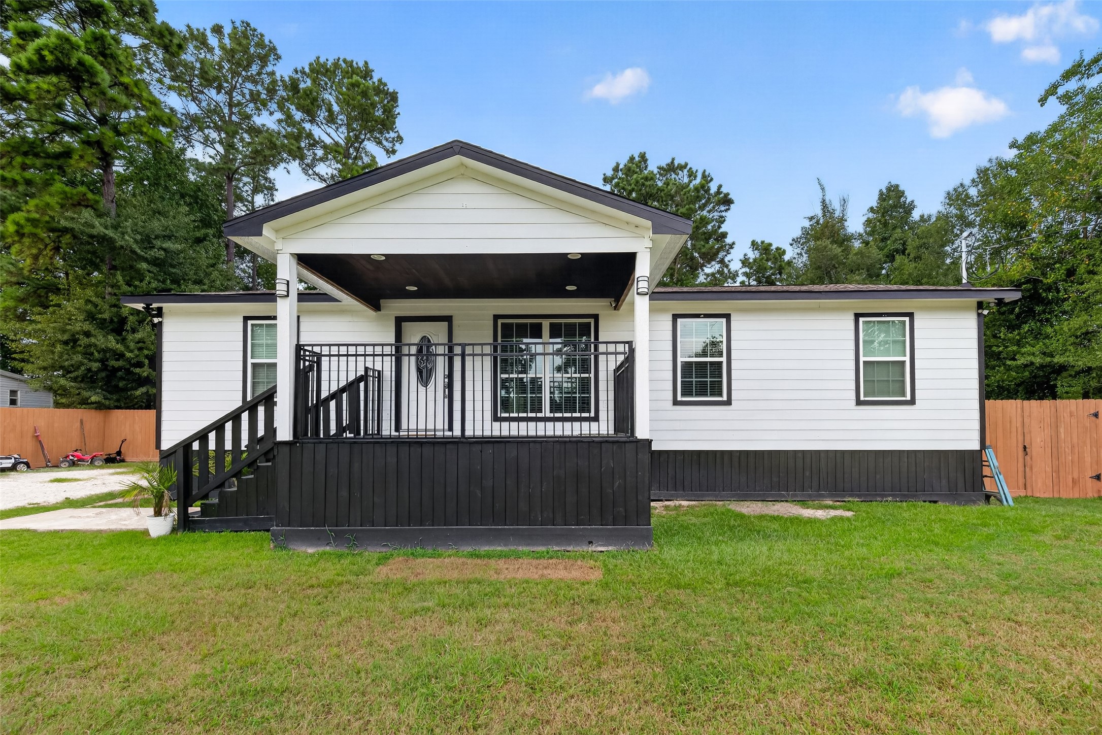 21673 County Road 3749d Property Photo 1