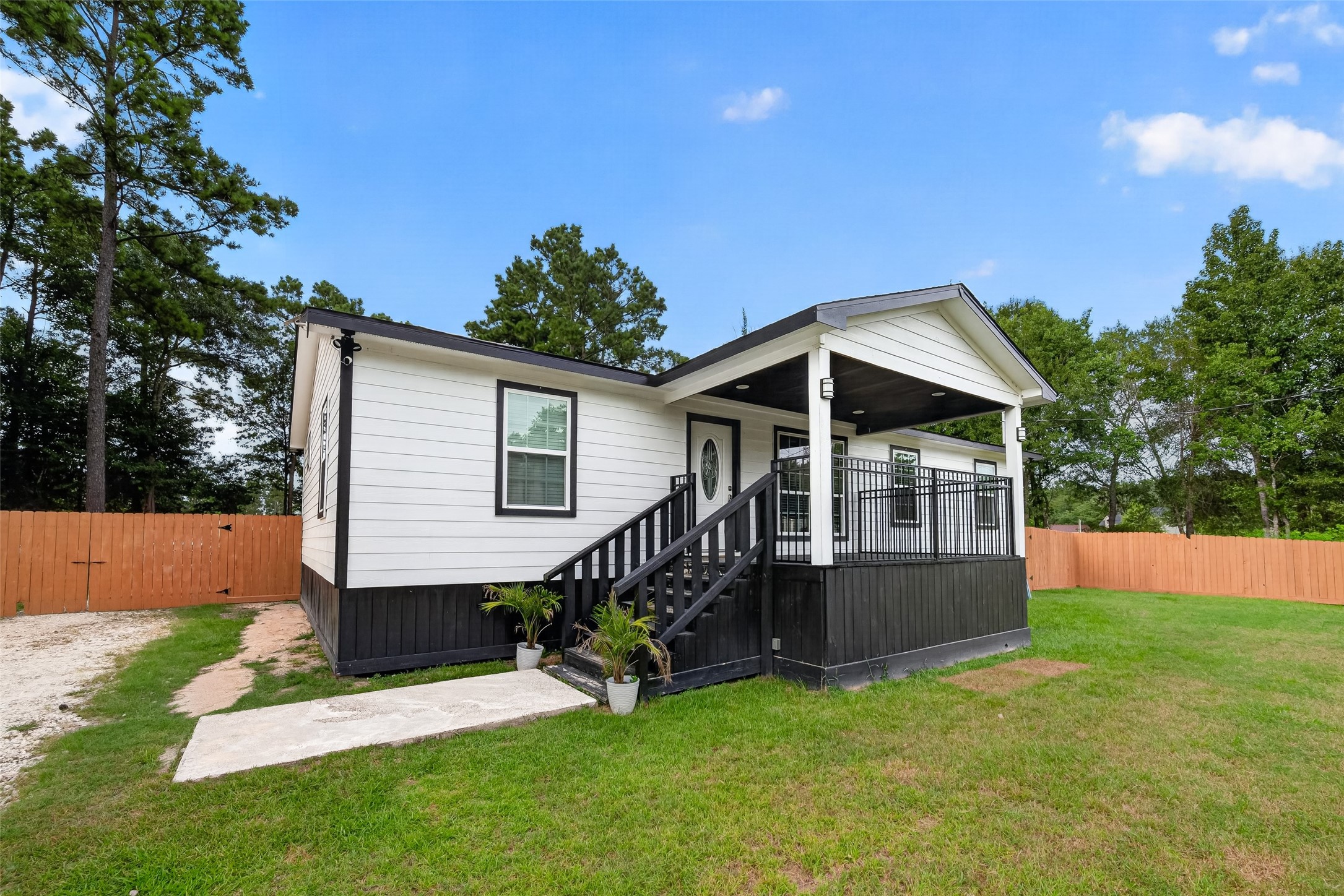 21673 County Road 3749d Property Photo 2