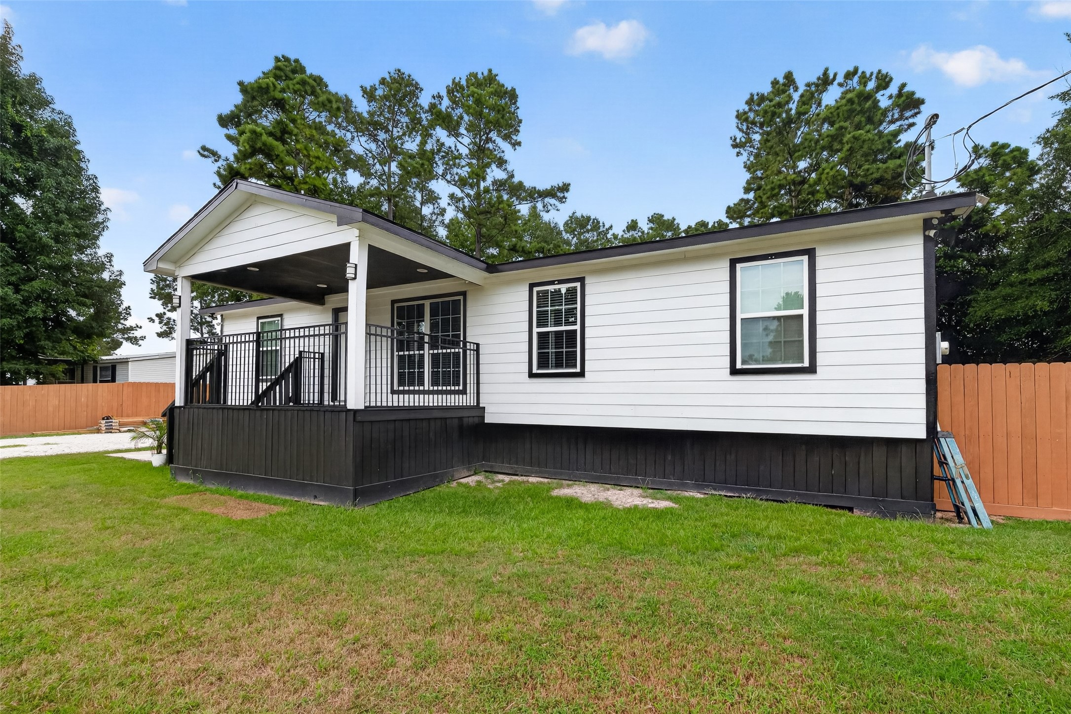 21673 County Road 3749d Property Photo 3