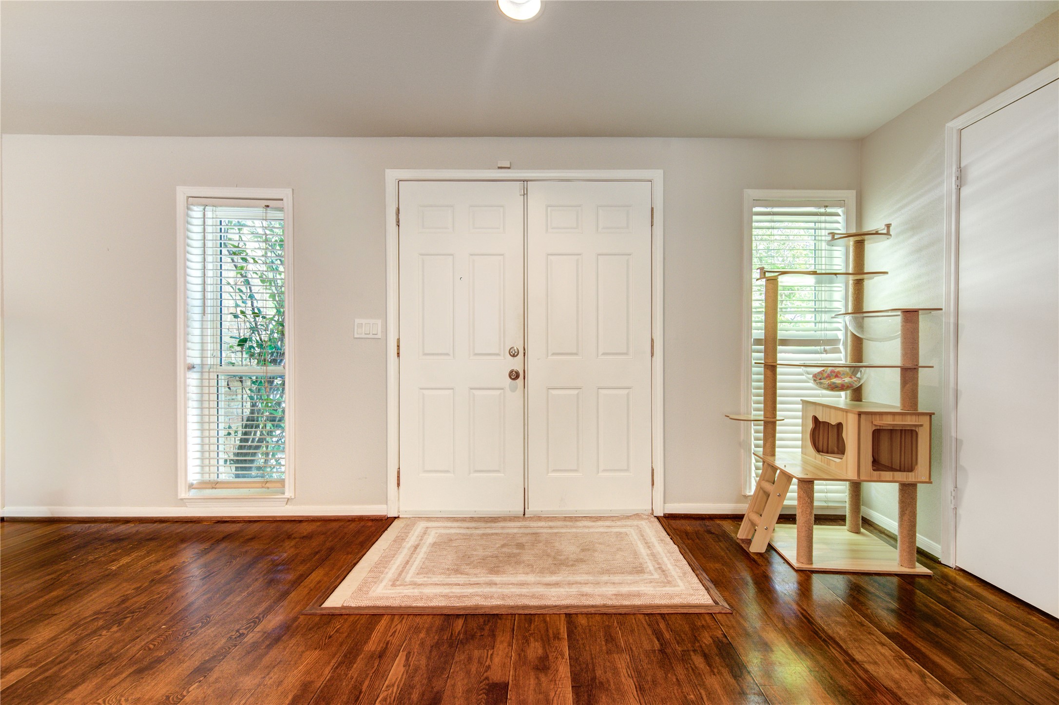 3155 Hazel Park Drive Property Photo 4