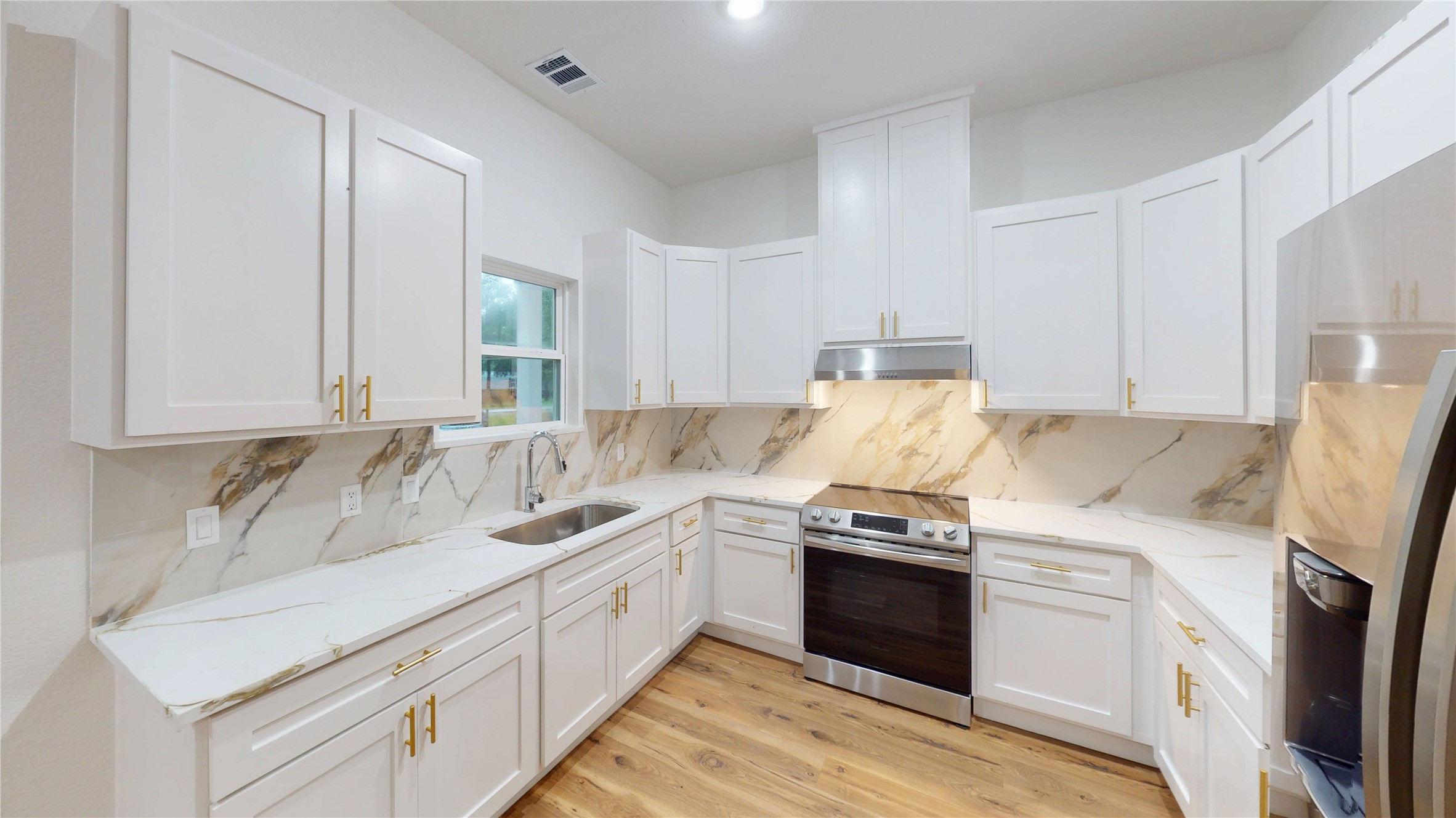 21665 County Road 3749d Property Photo 1
