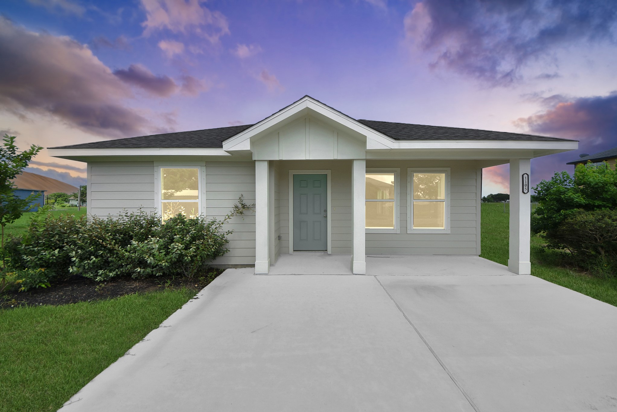 1105 W Bayshore Drive Property Photo 1