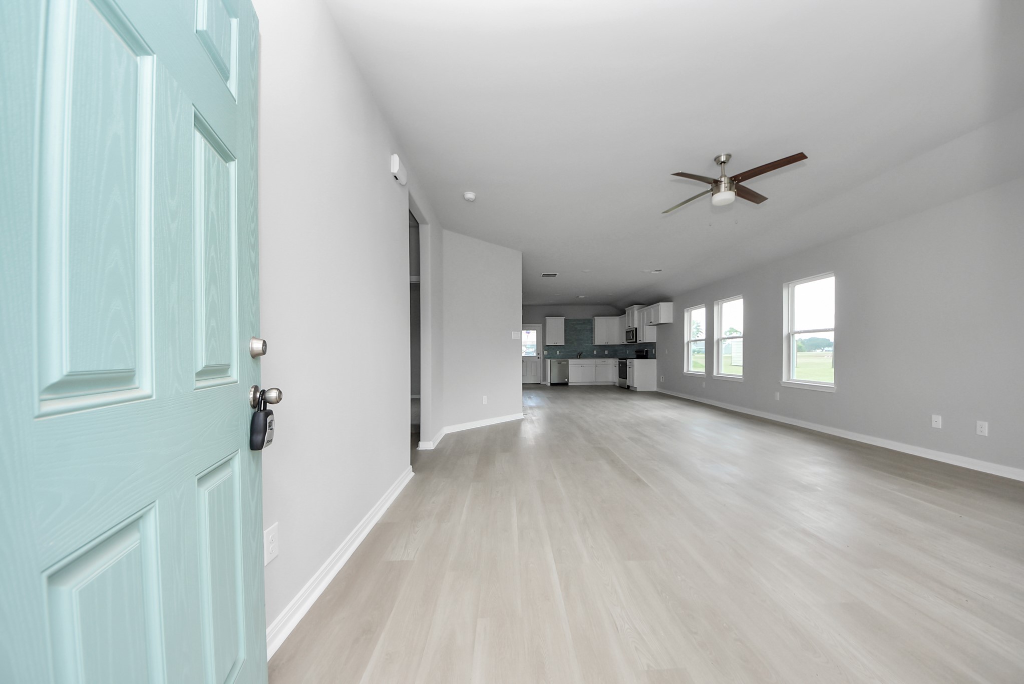 1105 W Bayshore Drive Property Photo 6