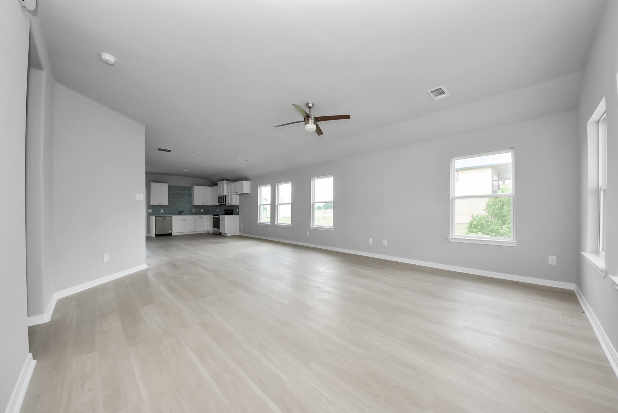1105 W Bayshore Drive Property Photo 7