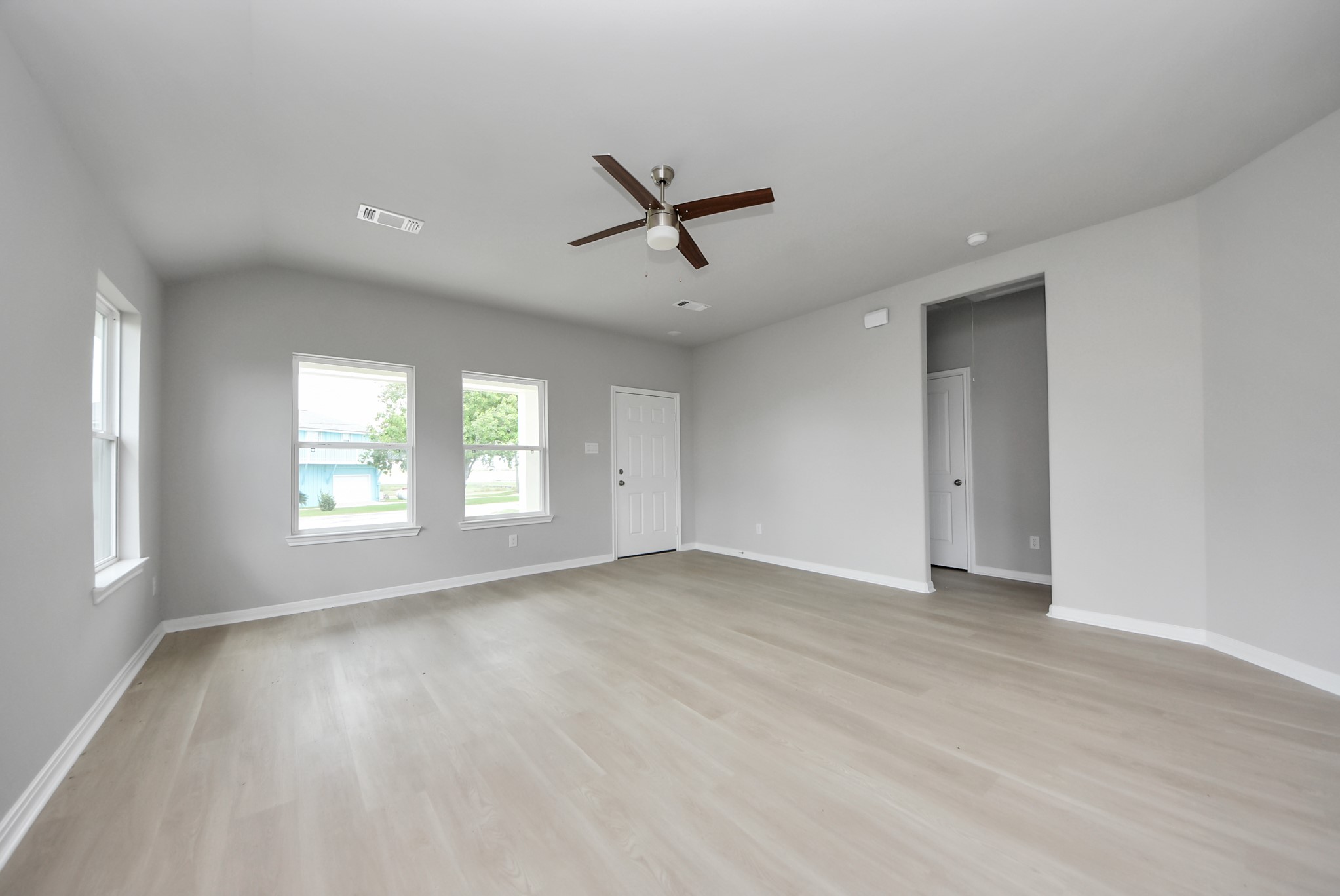 1105 W Bayshore Drive Property Photo 9