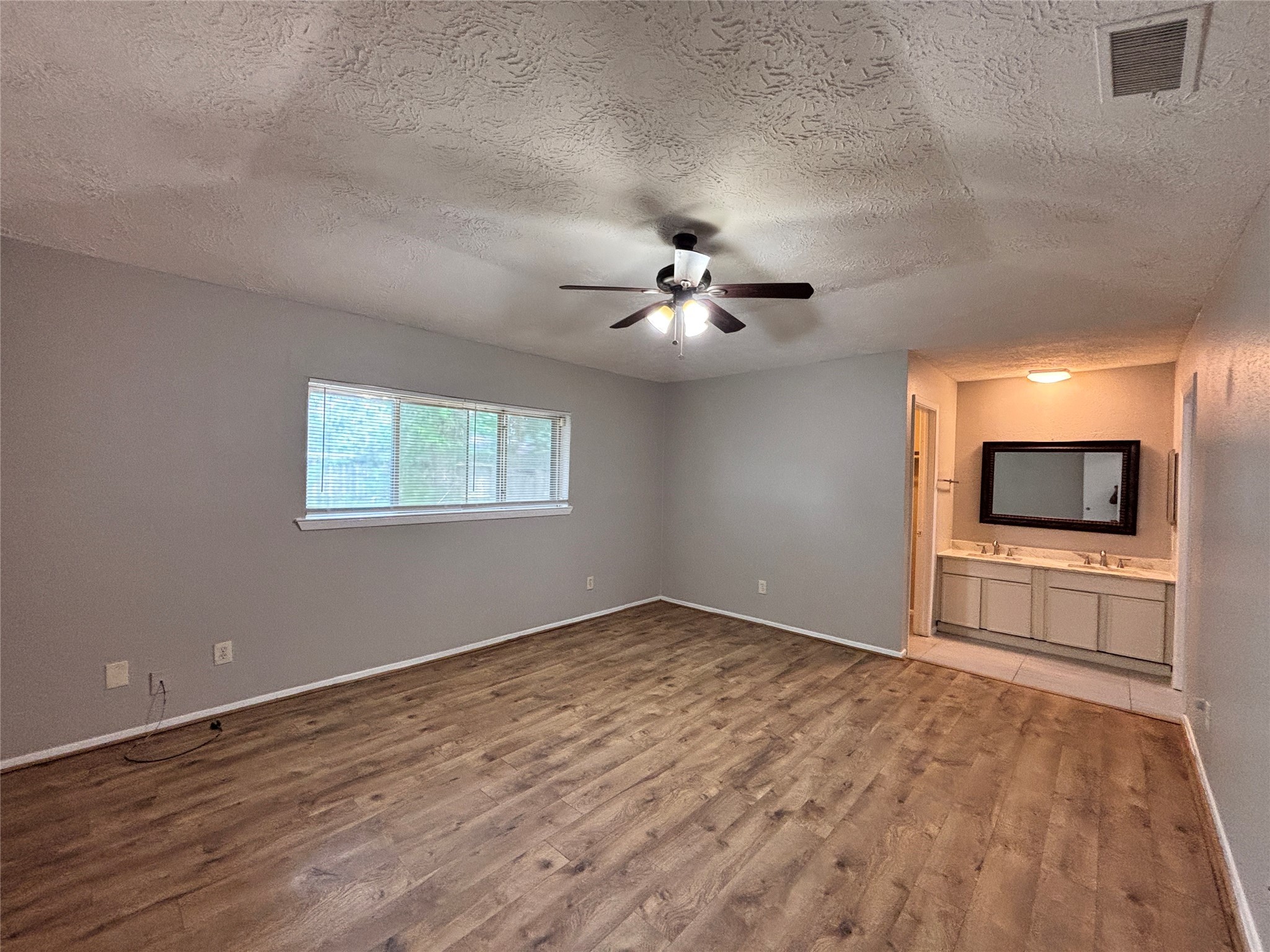 203 Woodvale Street Property Photo 10