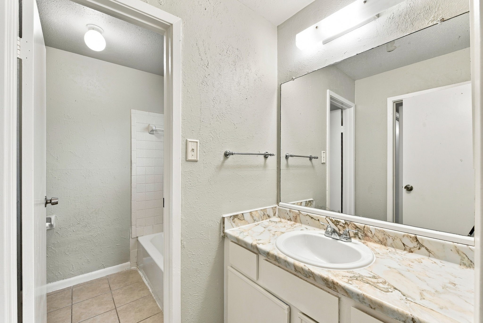 4023 Briarglen Drive 1 Property Photo 10
