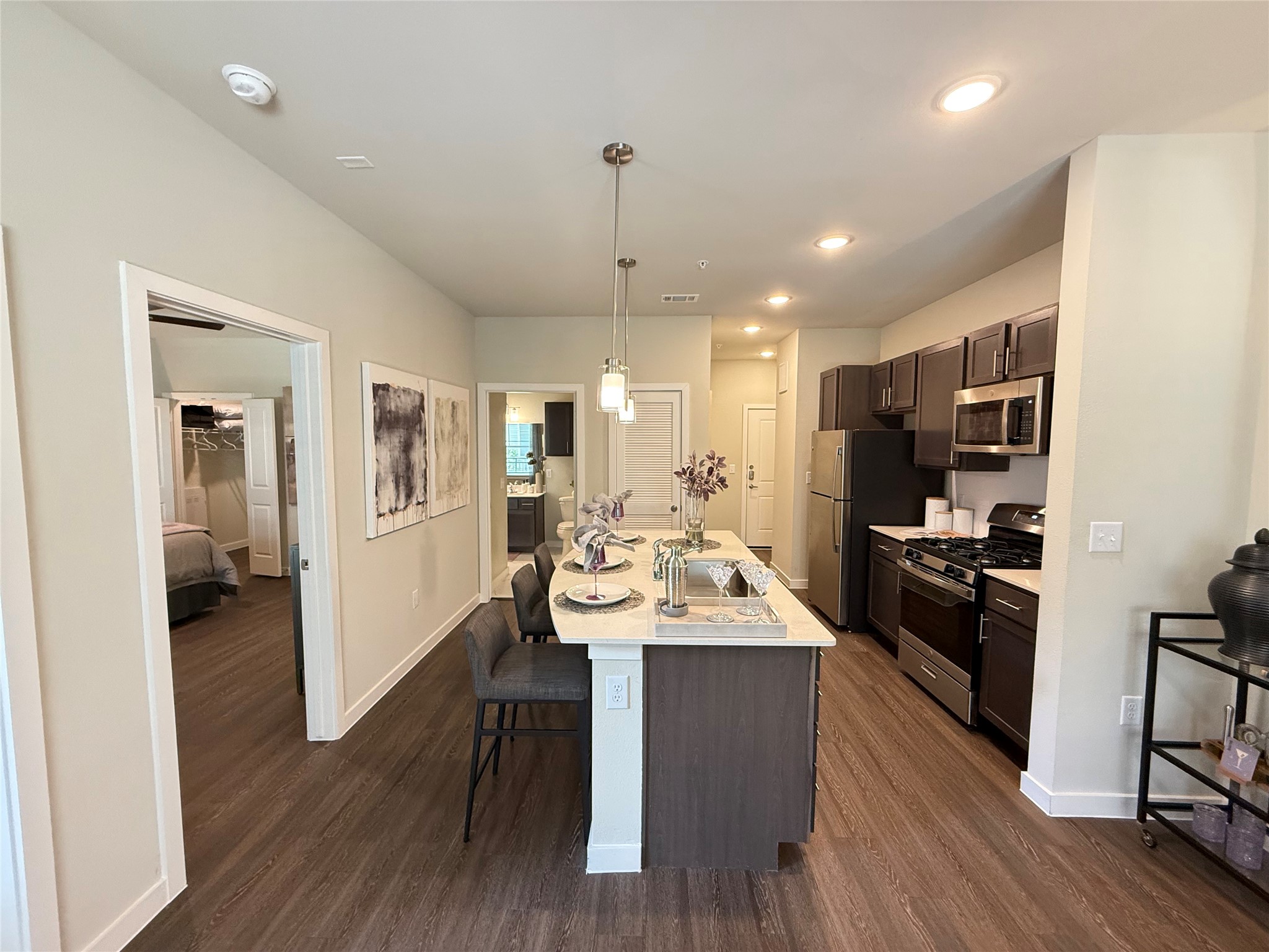 2102 Antoine Drive A2 Property Photo 2
