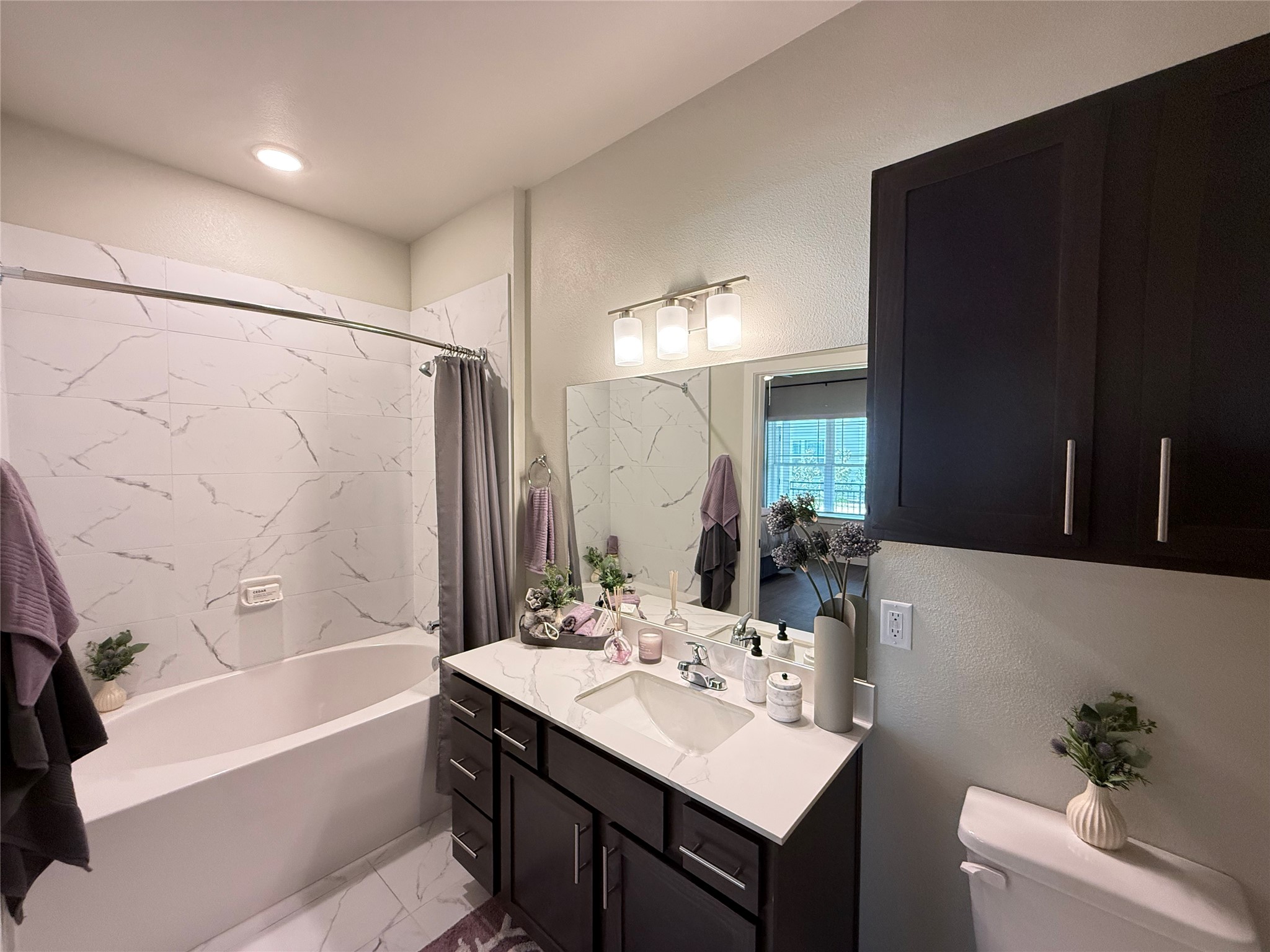2102 Antoine Drive A2 Property Photo 7