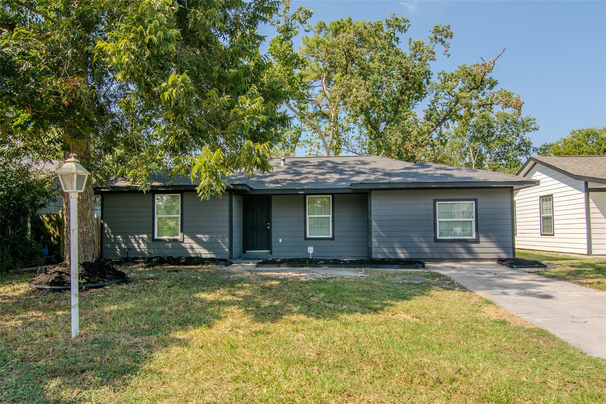 9210 St Lo Road Property Photo 1