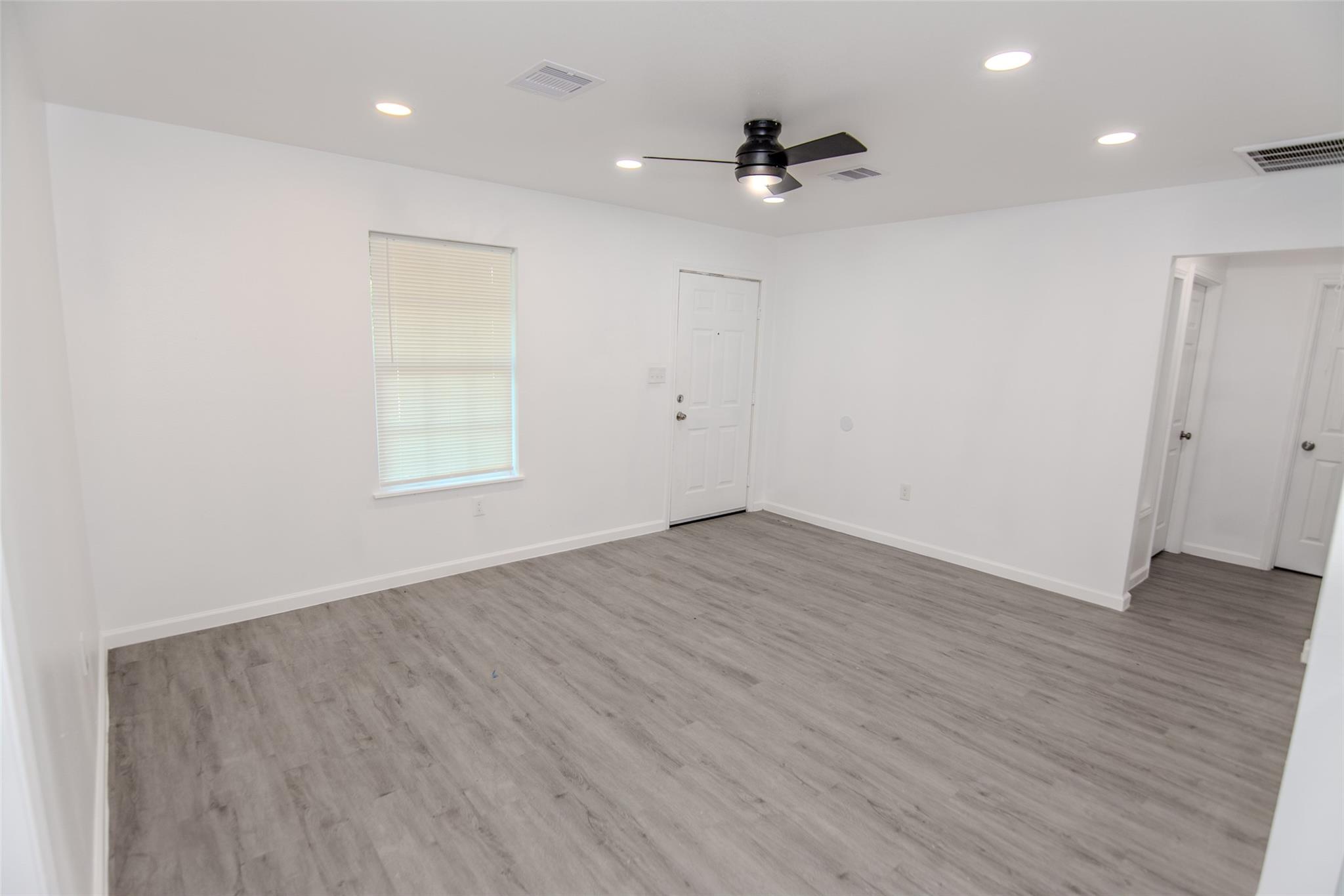 9210 St Lo Road Property Photo 3