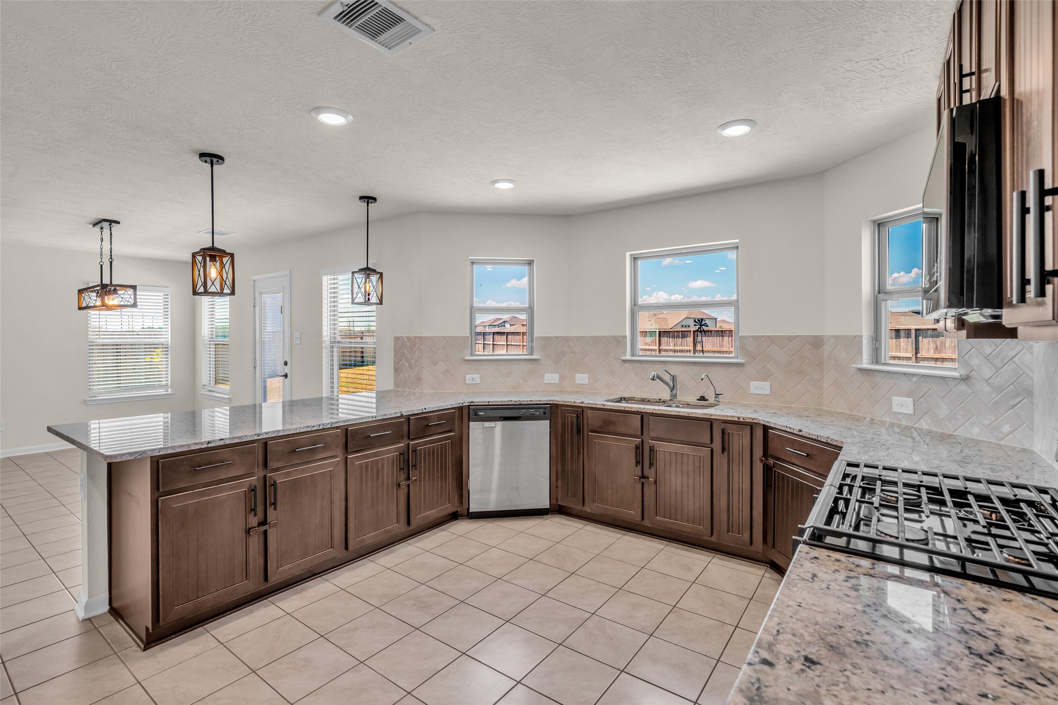 21278 Harbor Shore Drive Property Photo 6
