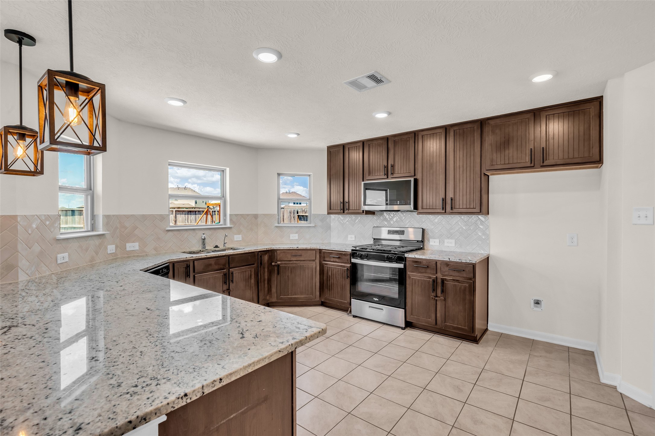 21278 Harbor Shore Drive Property Photo 7