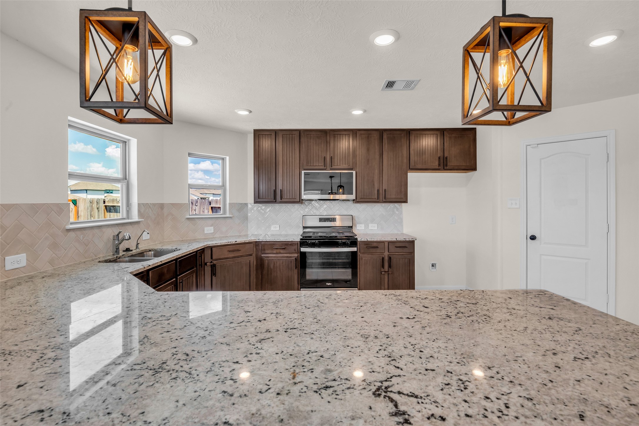 21278 Harbor Shore Drive Property Photo 9