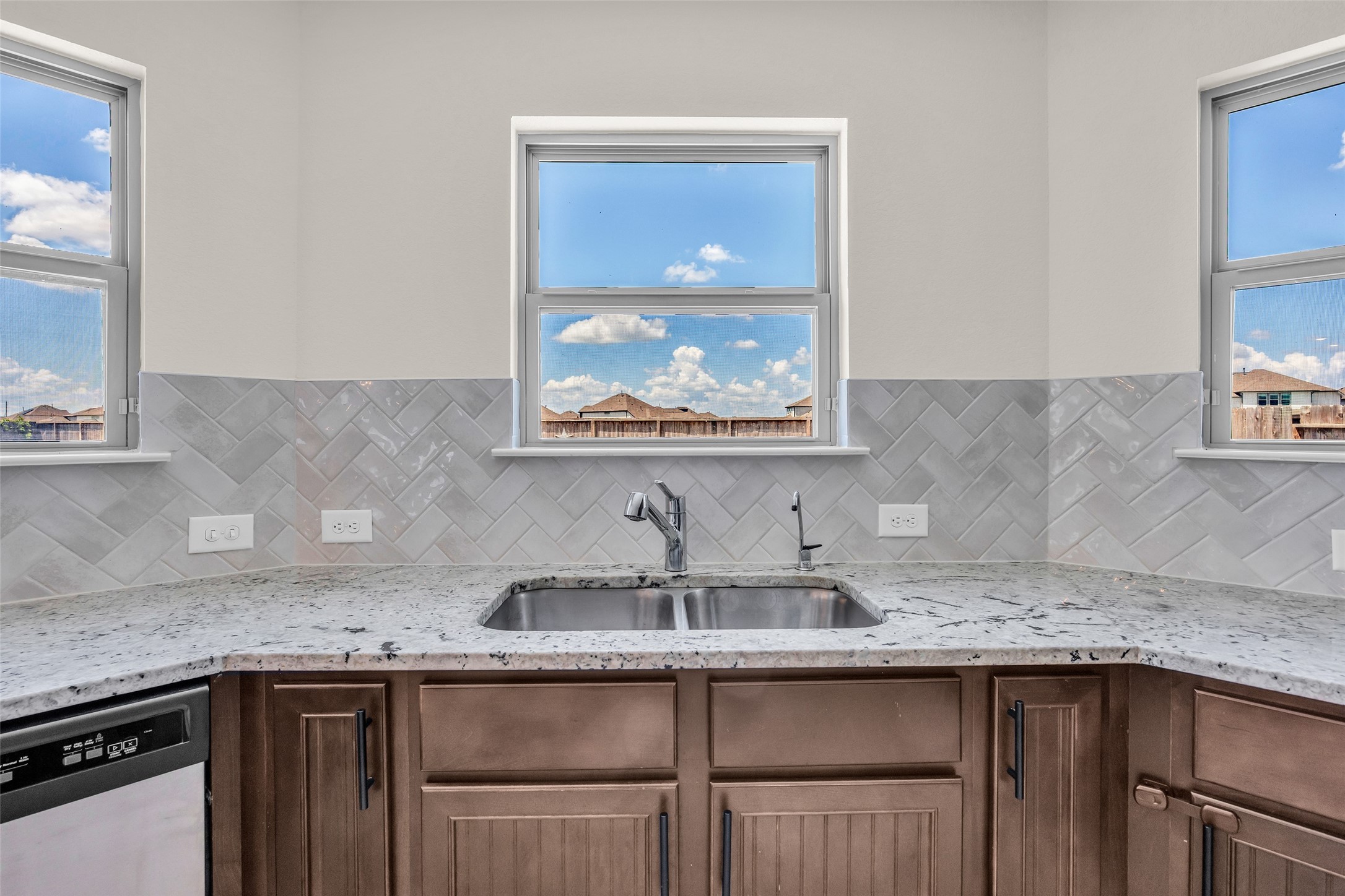 21278 Harbor Shore Drive Property Photo 11