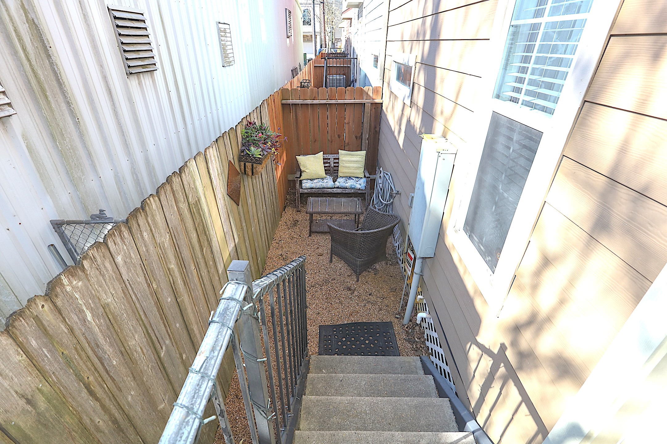 2616 Detering Street Property Photo 26