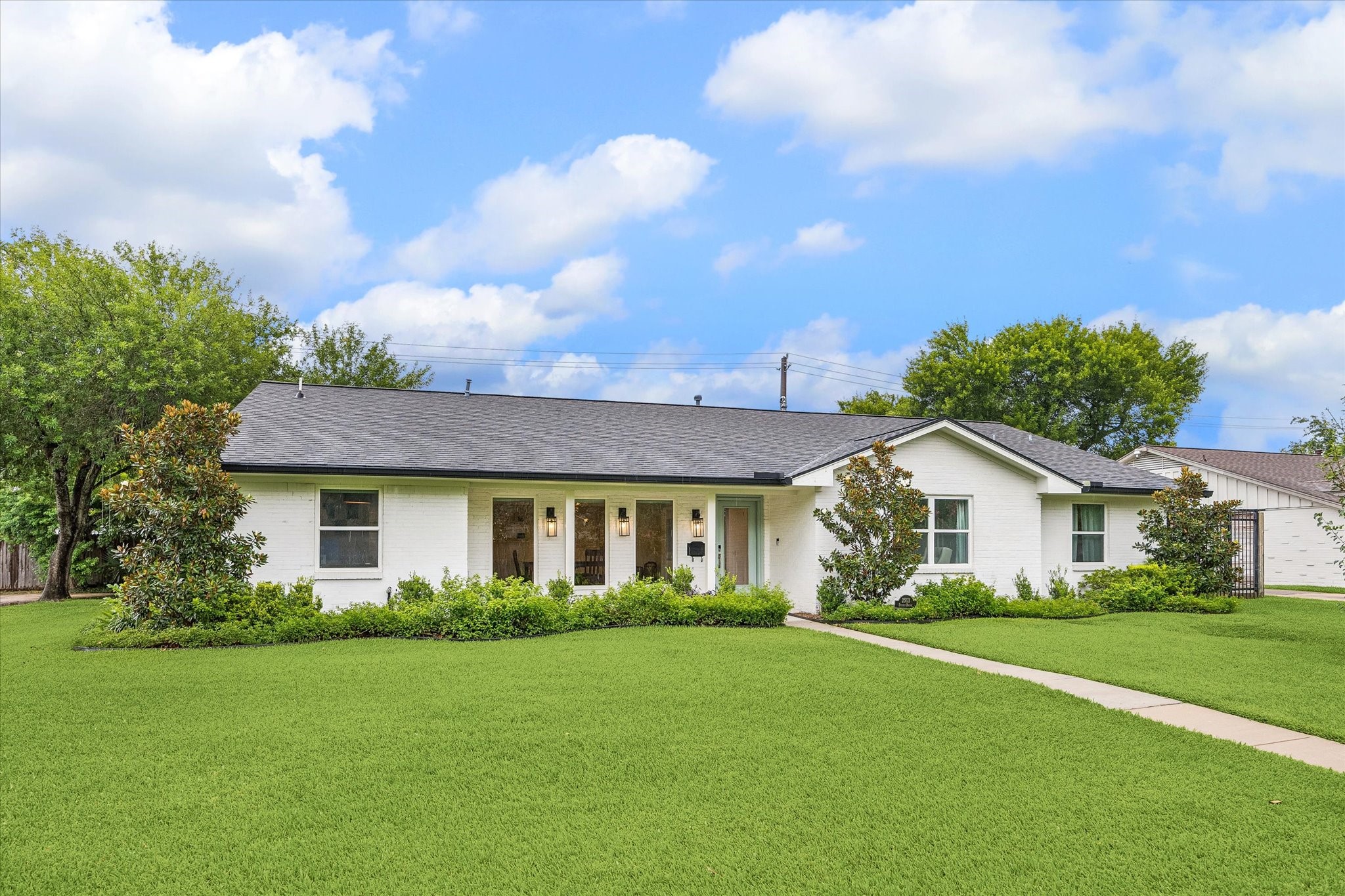 2503 Stoney Brook Drive Property Photo 1