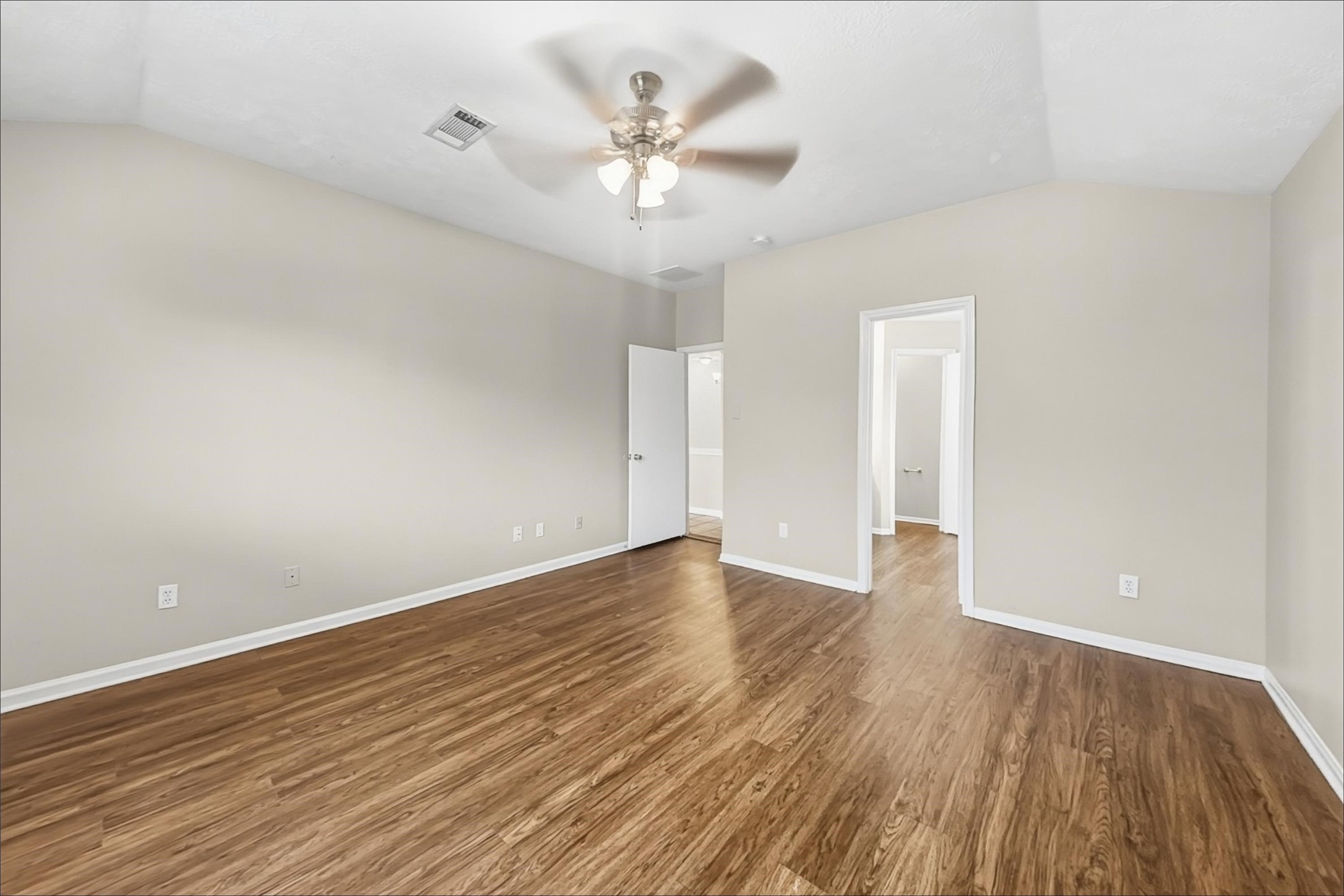 1423 Hunter Green Lane Property Photo 8