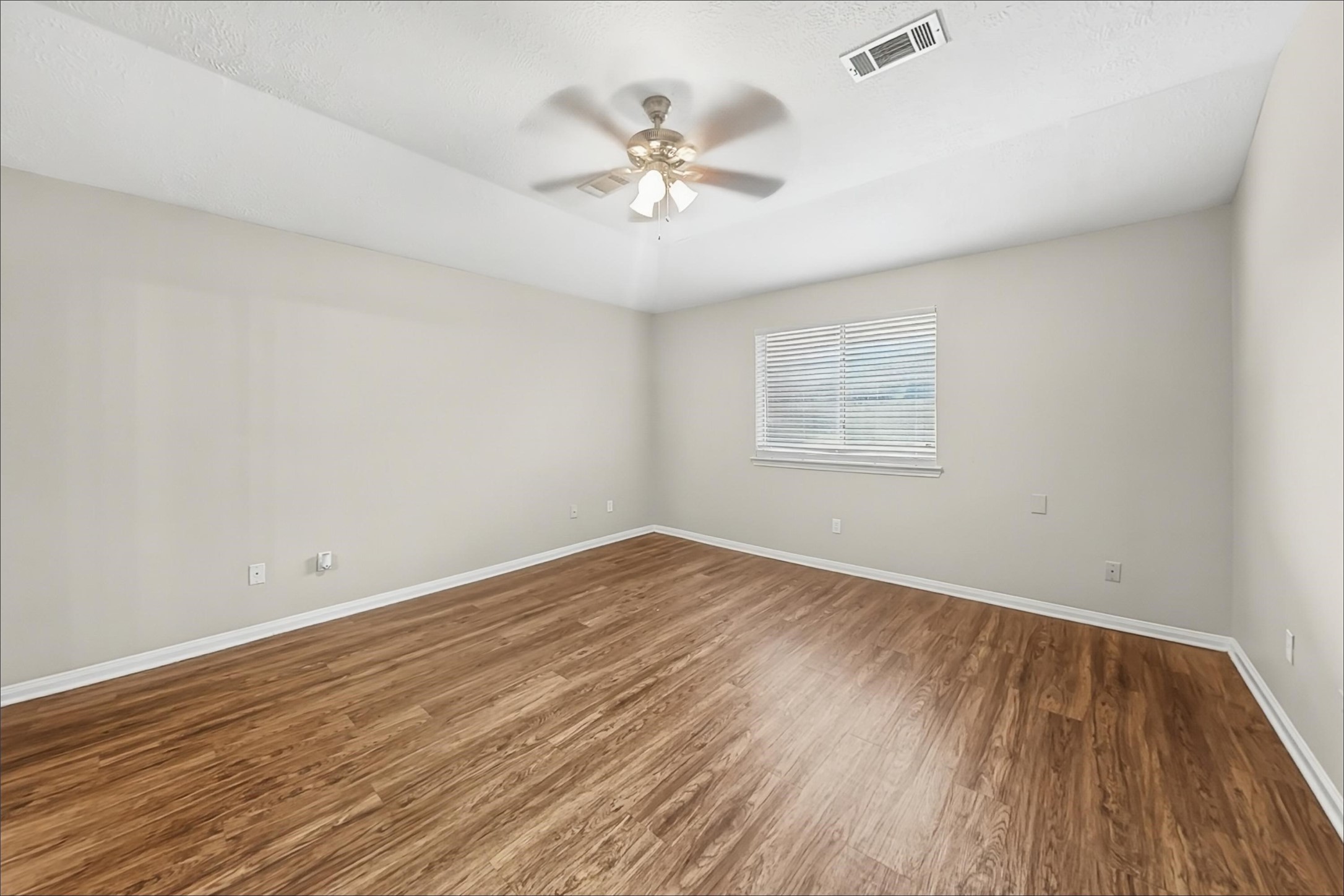 1423 Hunter Green Lane Property Photo 9