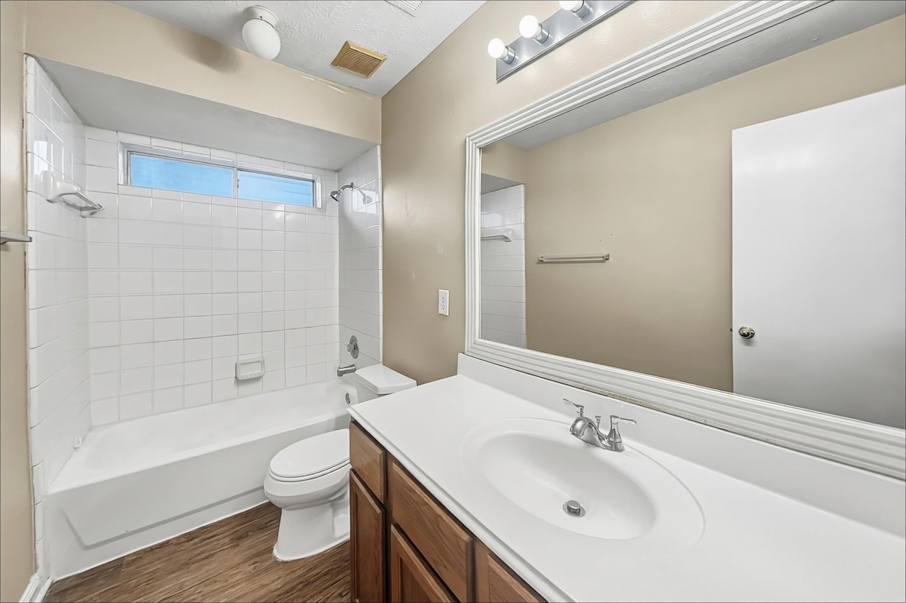 1423 Hunter Green Lane Property Photo 13