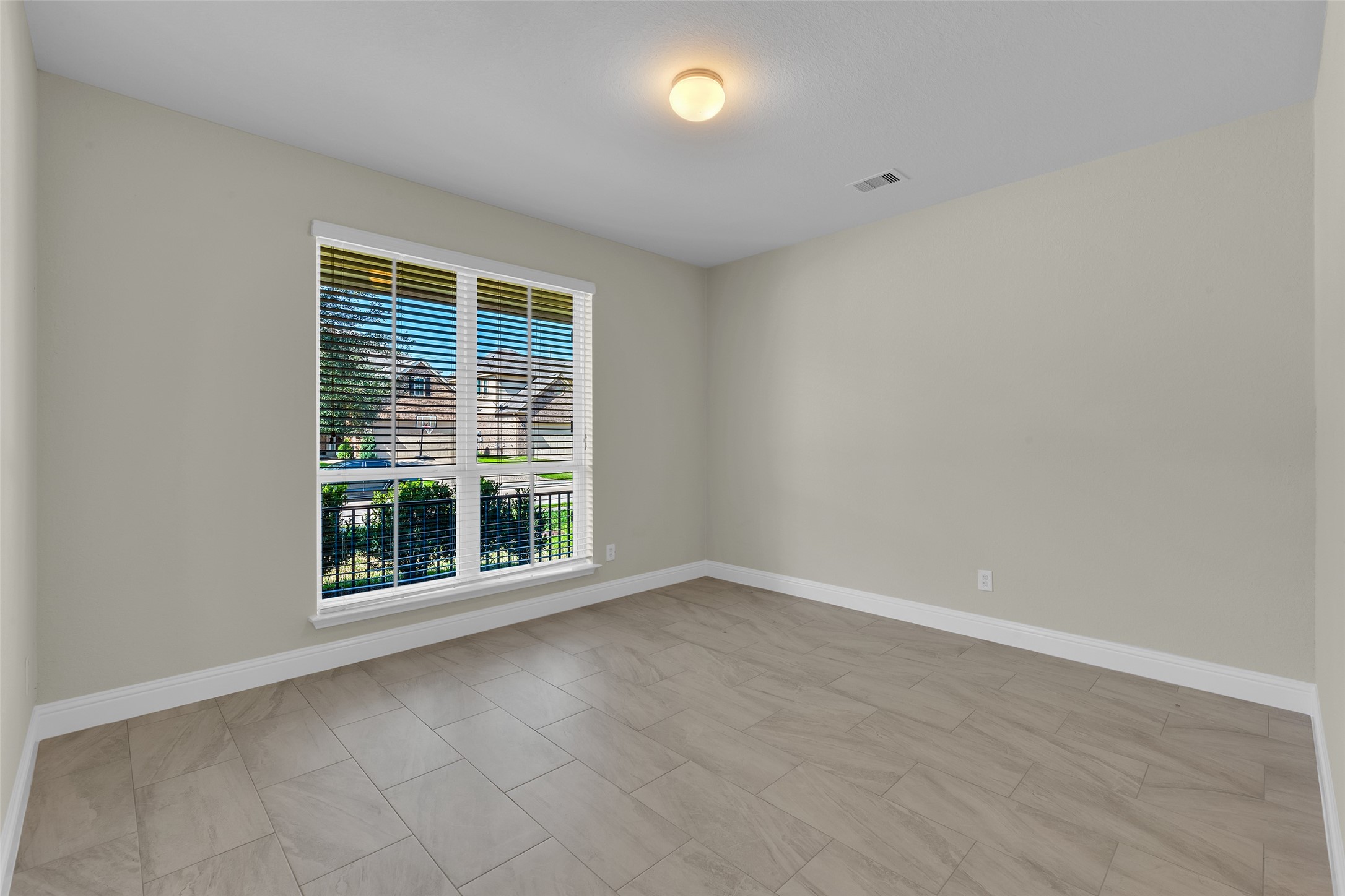 4914 Evening Moon Lane Property Photo 8