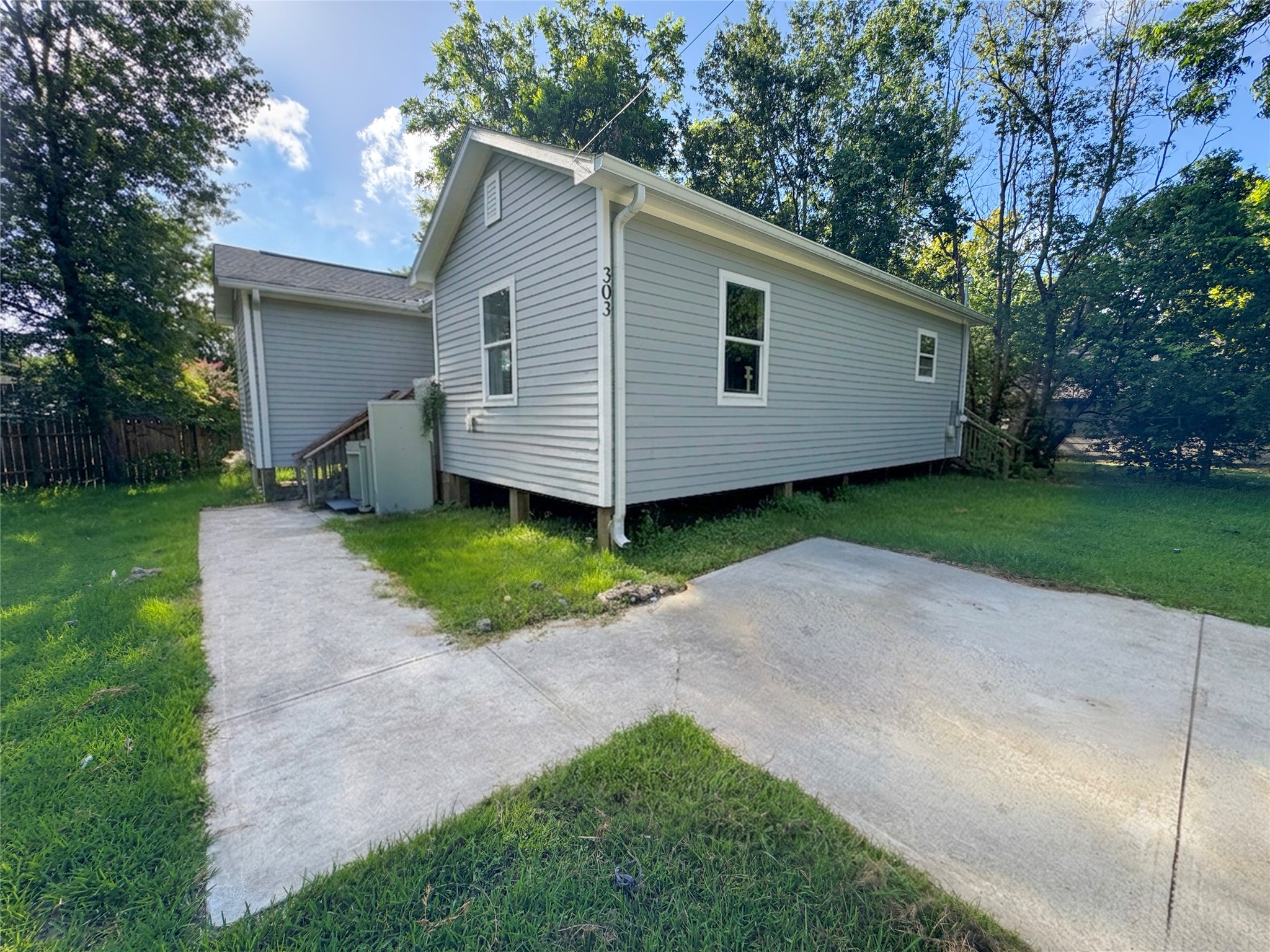 303 S 4th Street Property Photo 1