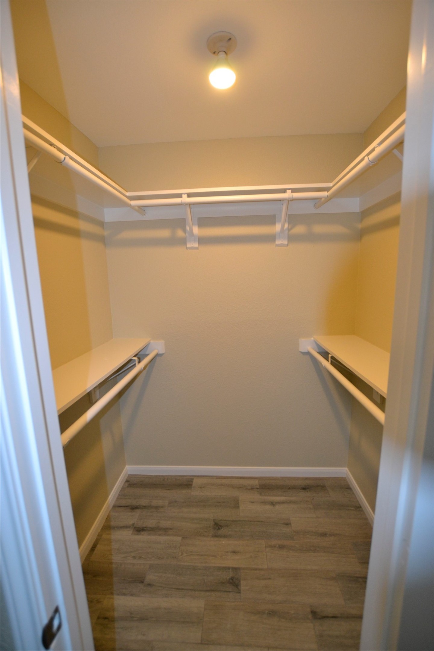 18507 Wood Glen Lane Property Photo 10