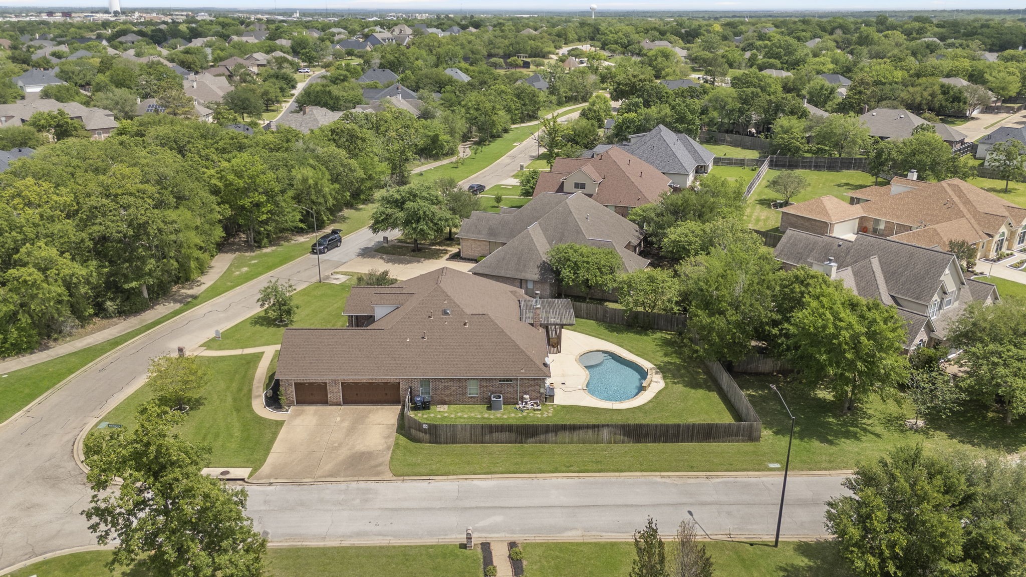 2209 Rockingham Loop Property Photo 11