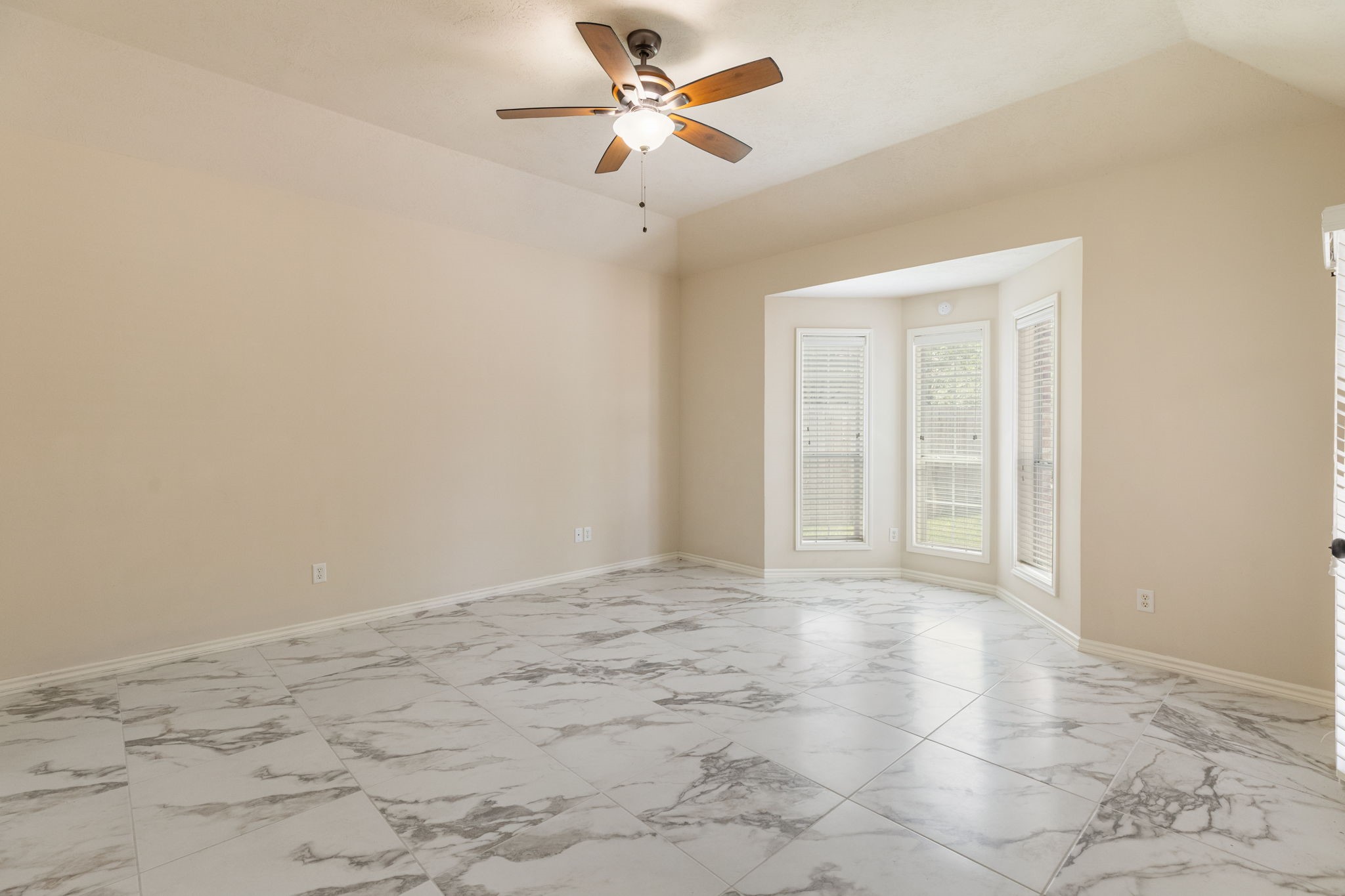 2209 Rockingham Loop Property Photo 27