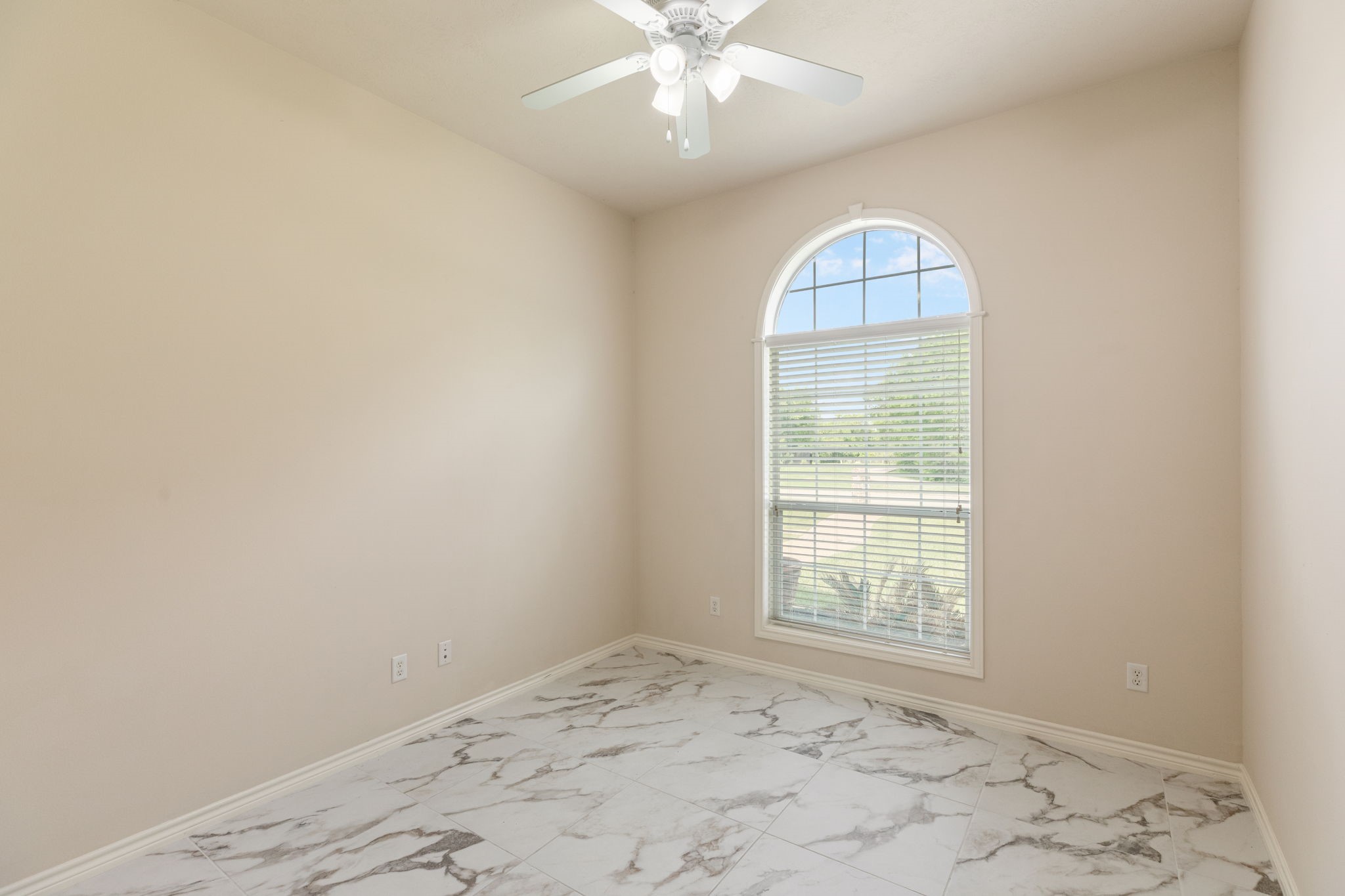 2209 Rockingham Loop Property Photo 32