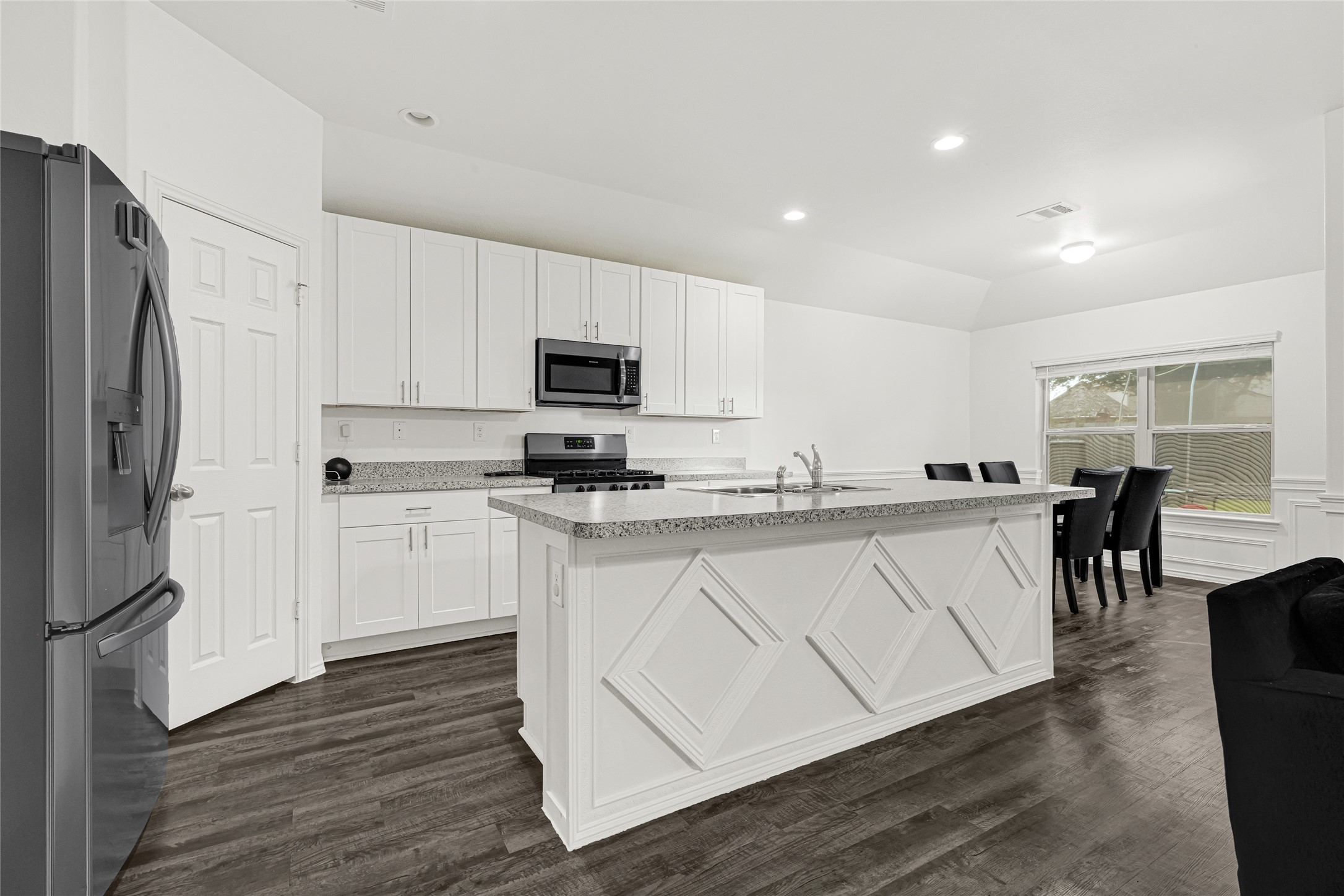 3022 Sandpiper Drive Property Photo 4