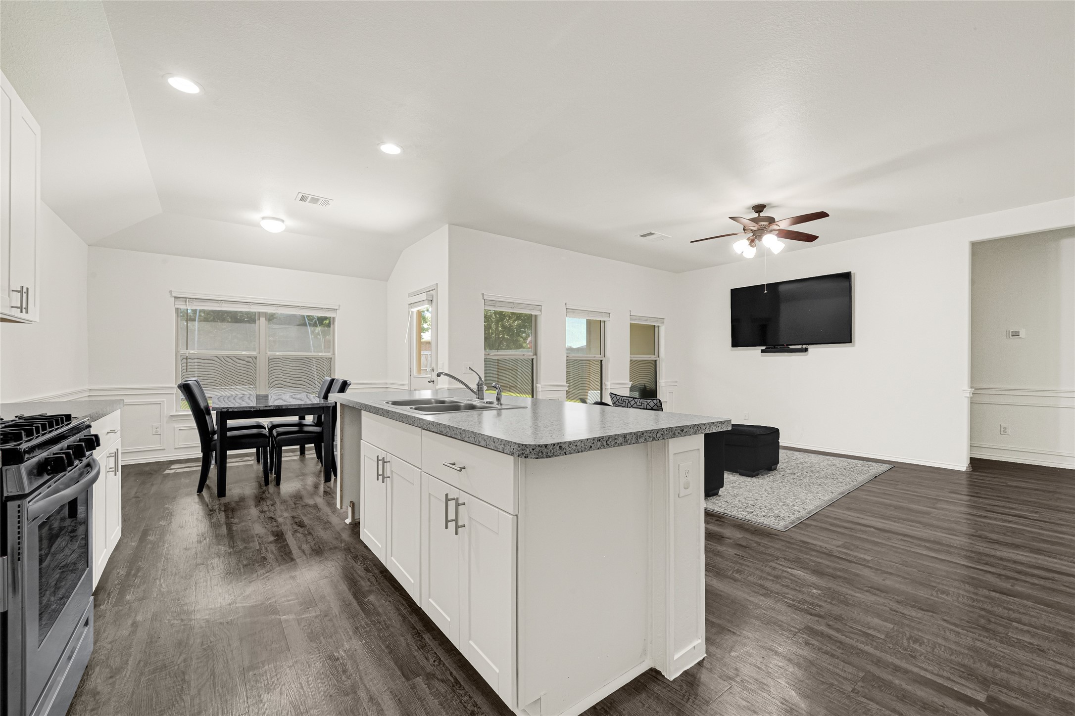3022 Sandpiper Drive Property Photo 6