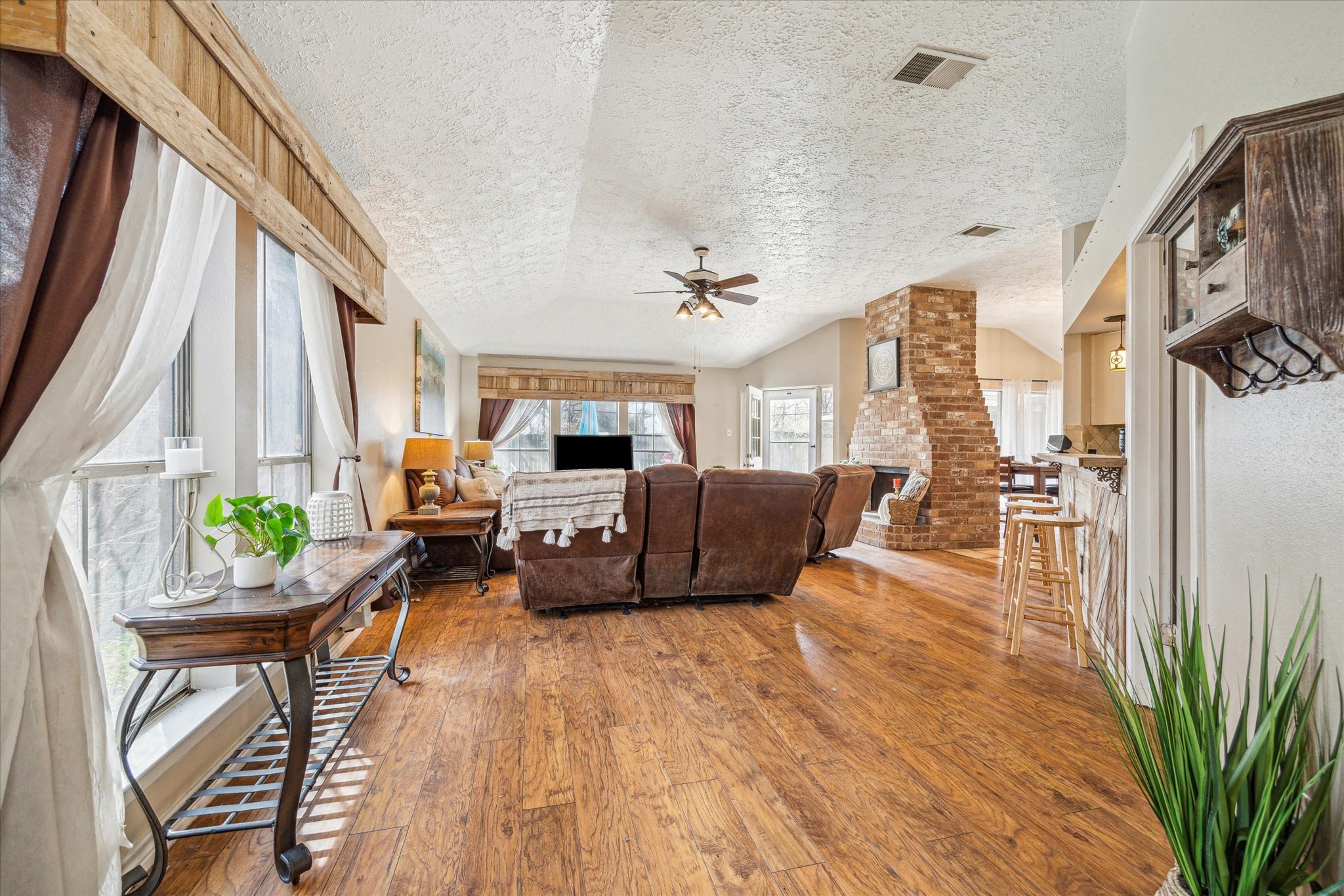 407 Highland Woods Drive Property Photo 2