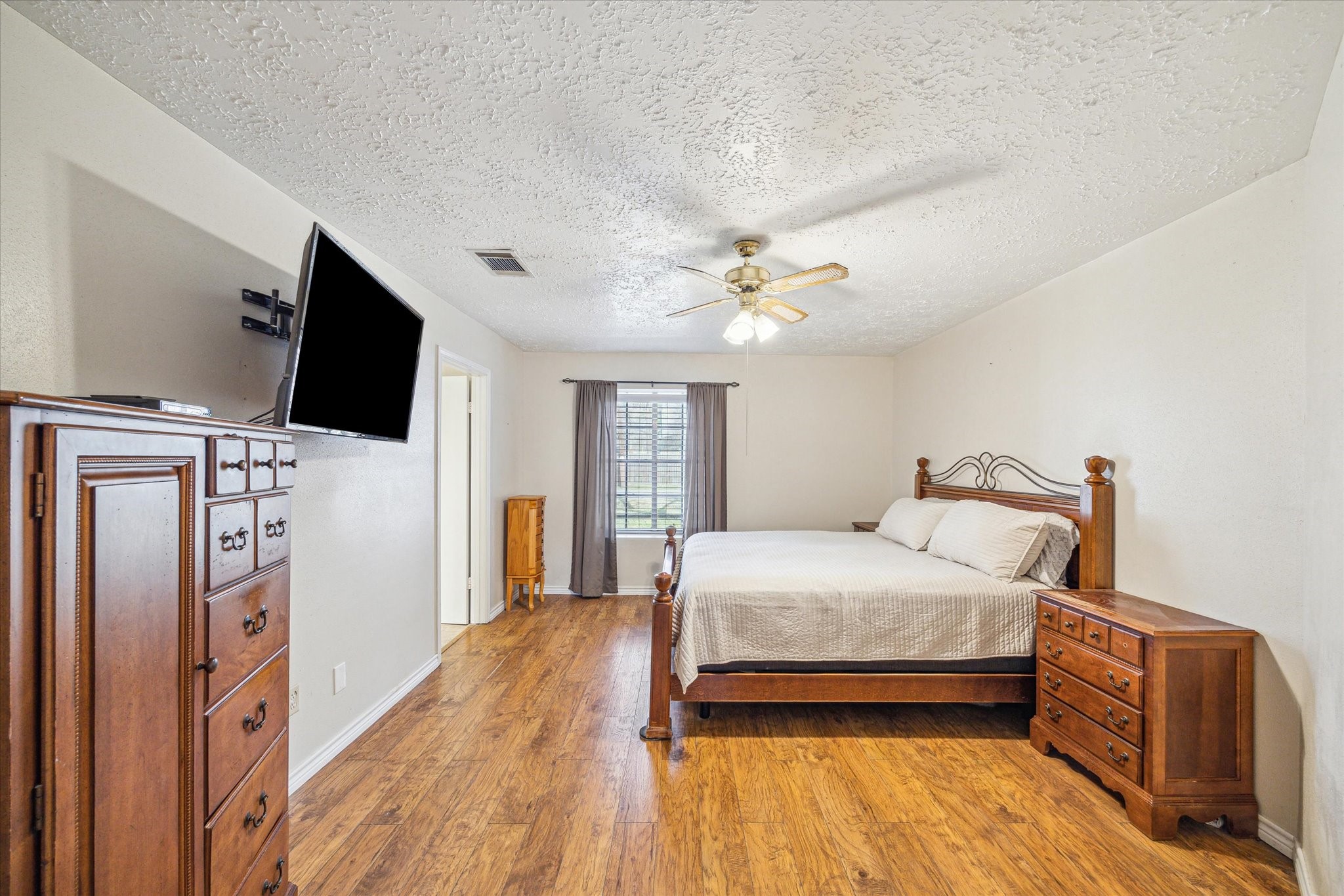 407 Highland Woods Drive Property Photo 8