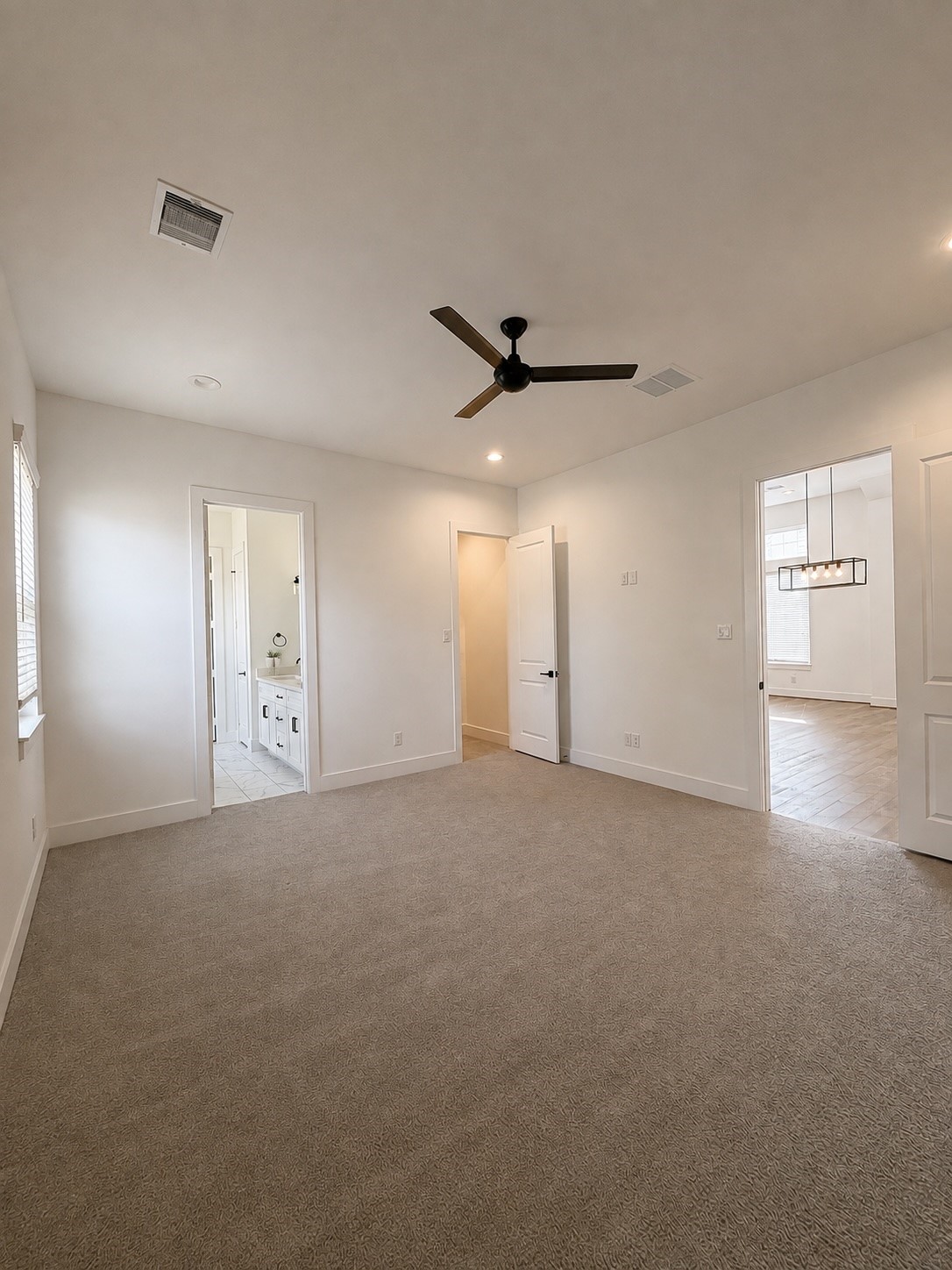 105 W Whitney Street B Property Photo 6