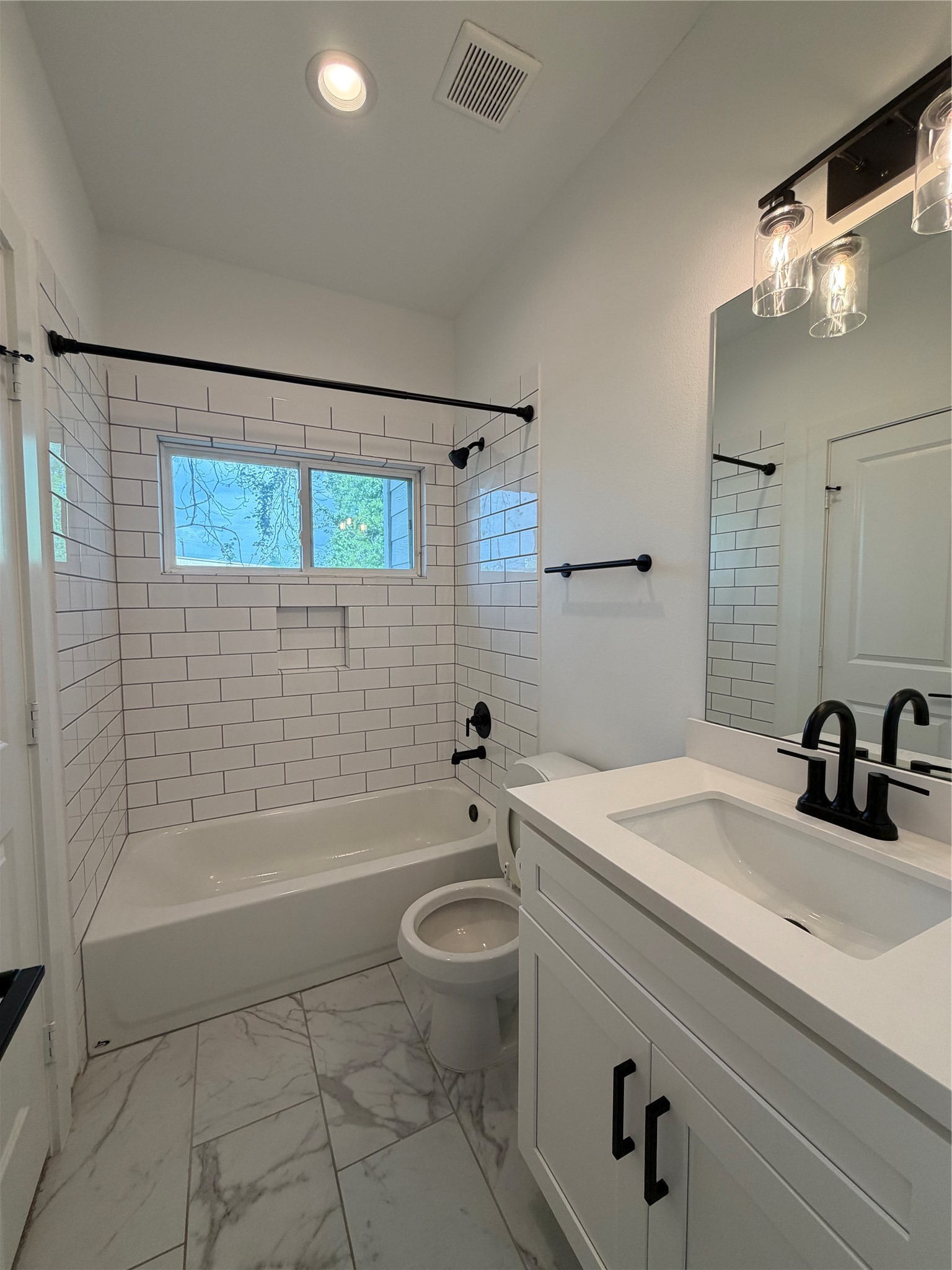 105 W Whitney Street B Property Photo 18