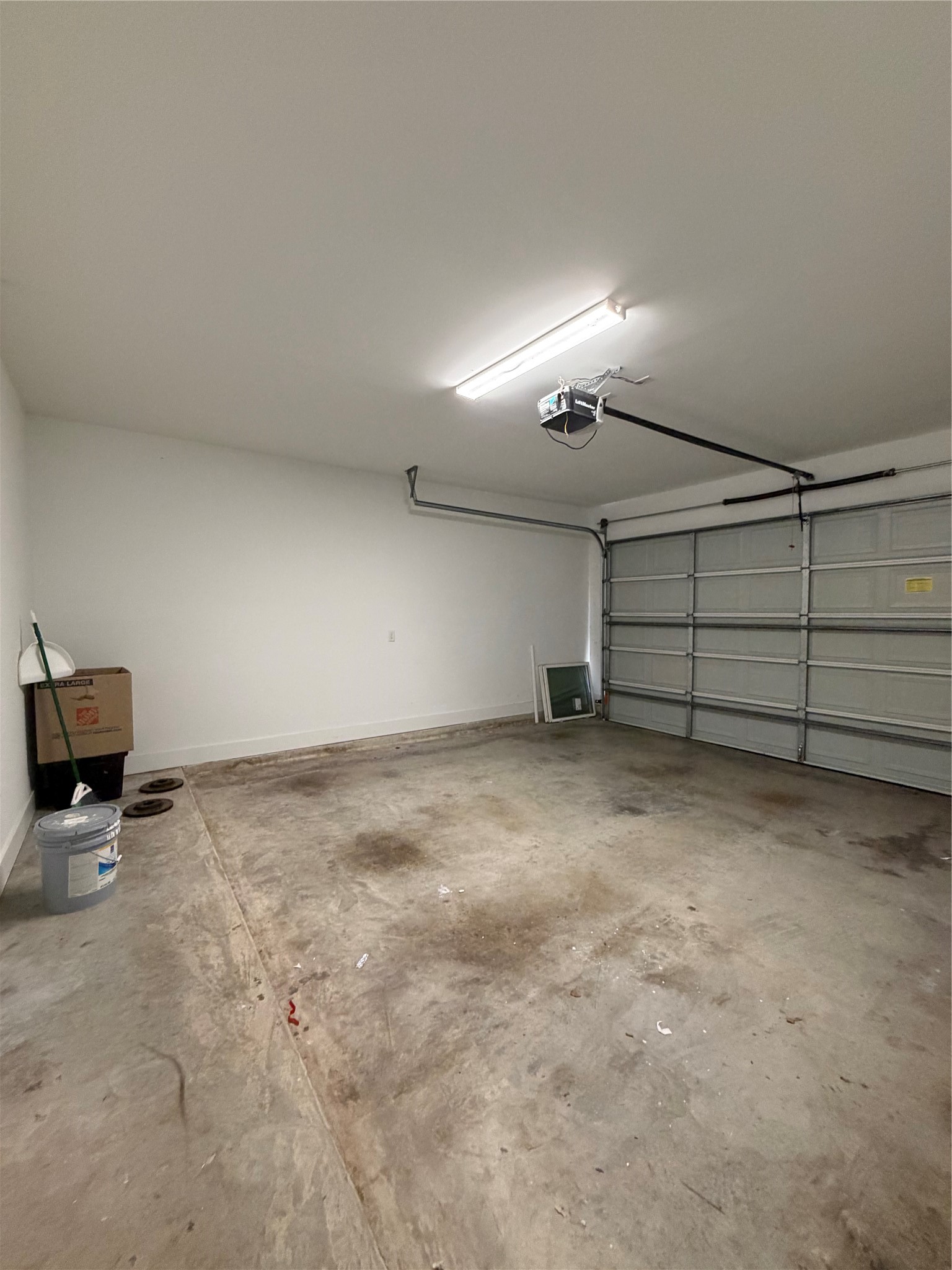 105 W Whitney Street B Property Photo 19