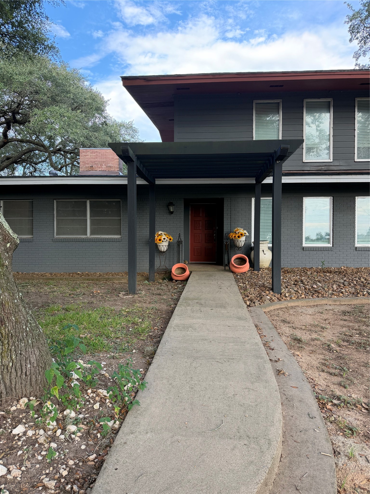 100 Evans Street