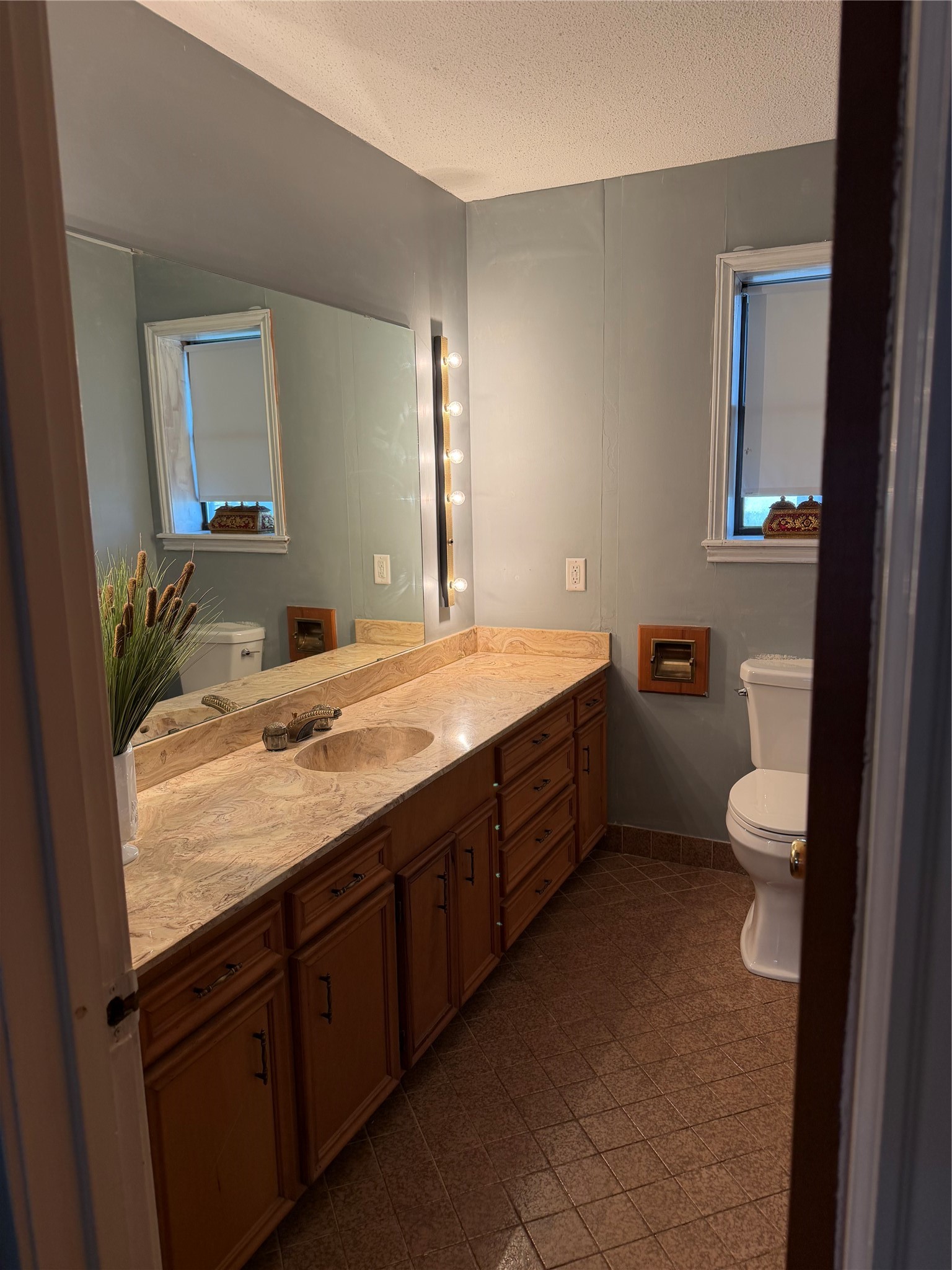 100 Evans Street Property Photo 14