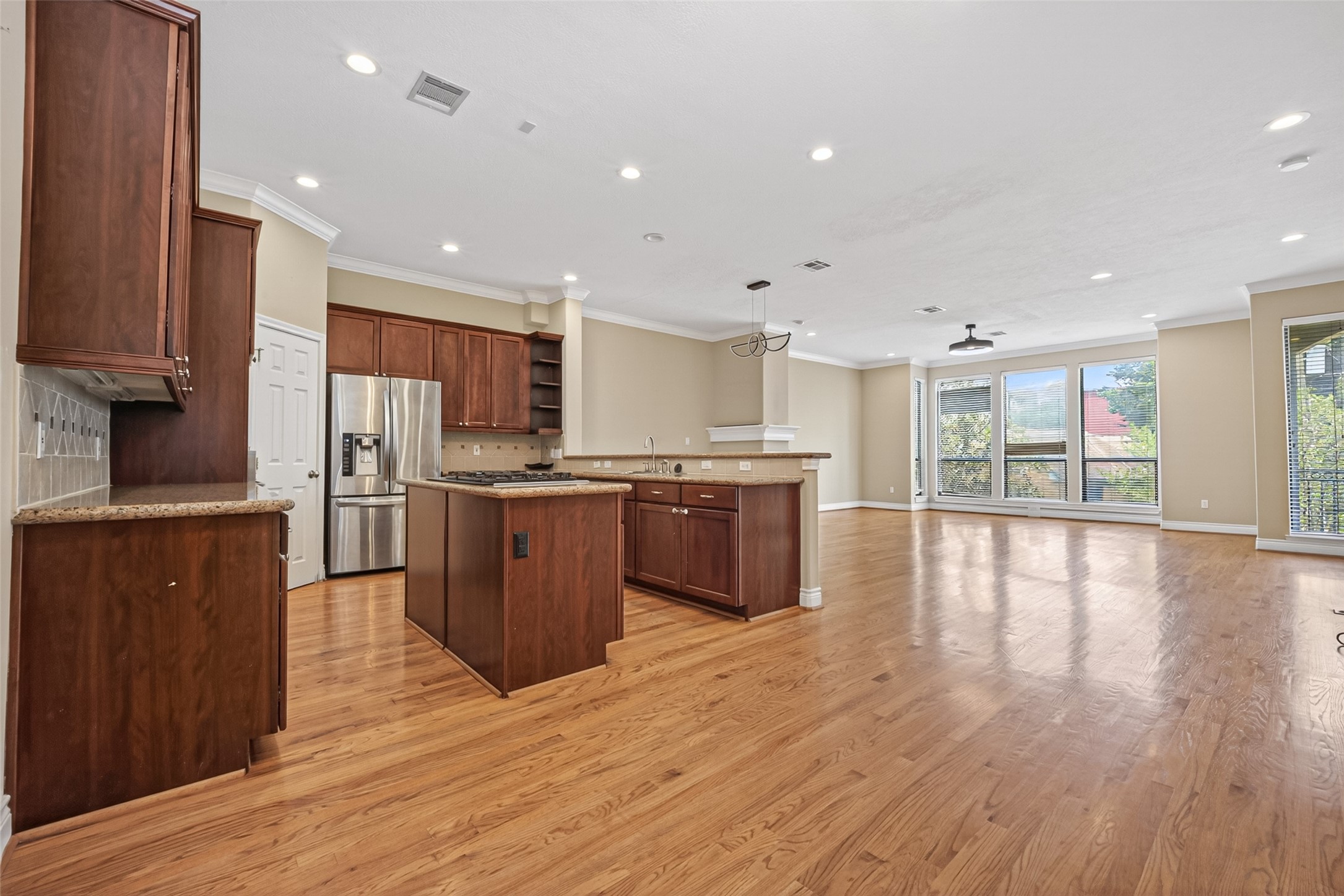 1804 Tuam Street Property Photo 4