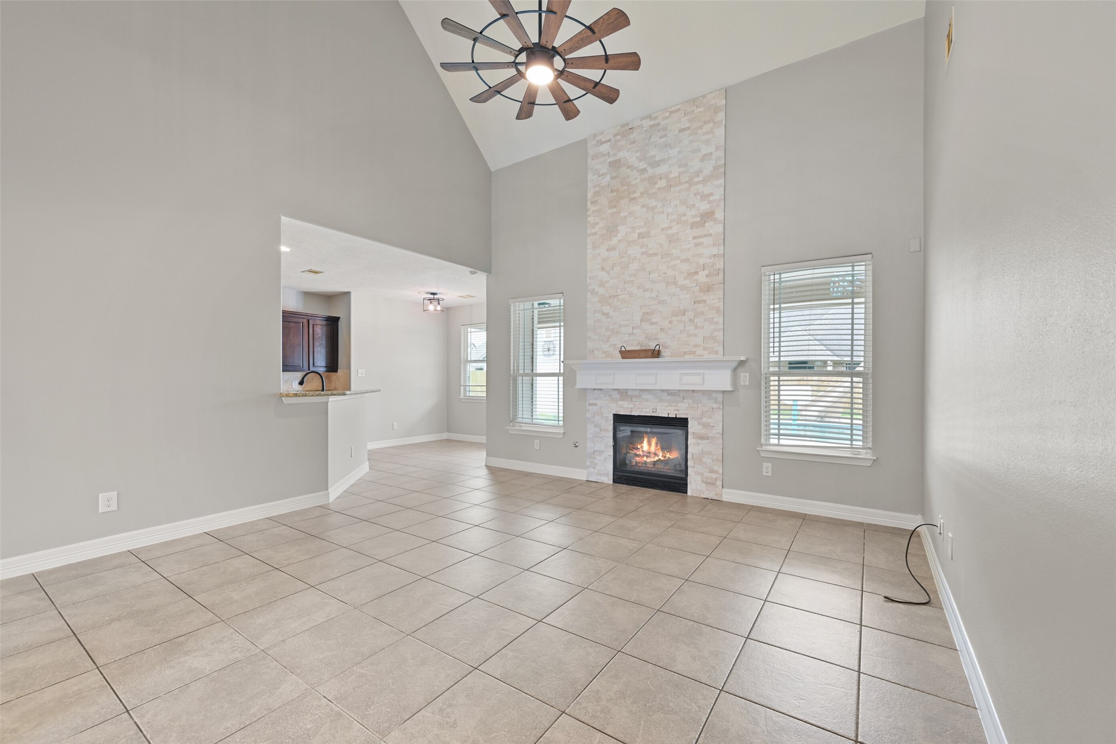 14031 Hawthorne Circle Property Photo 8