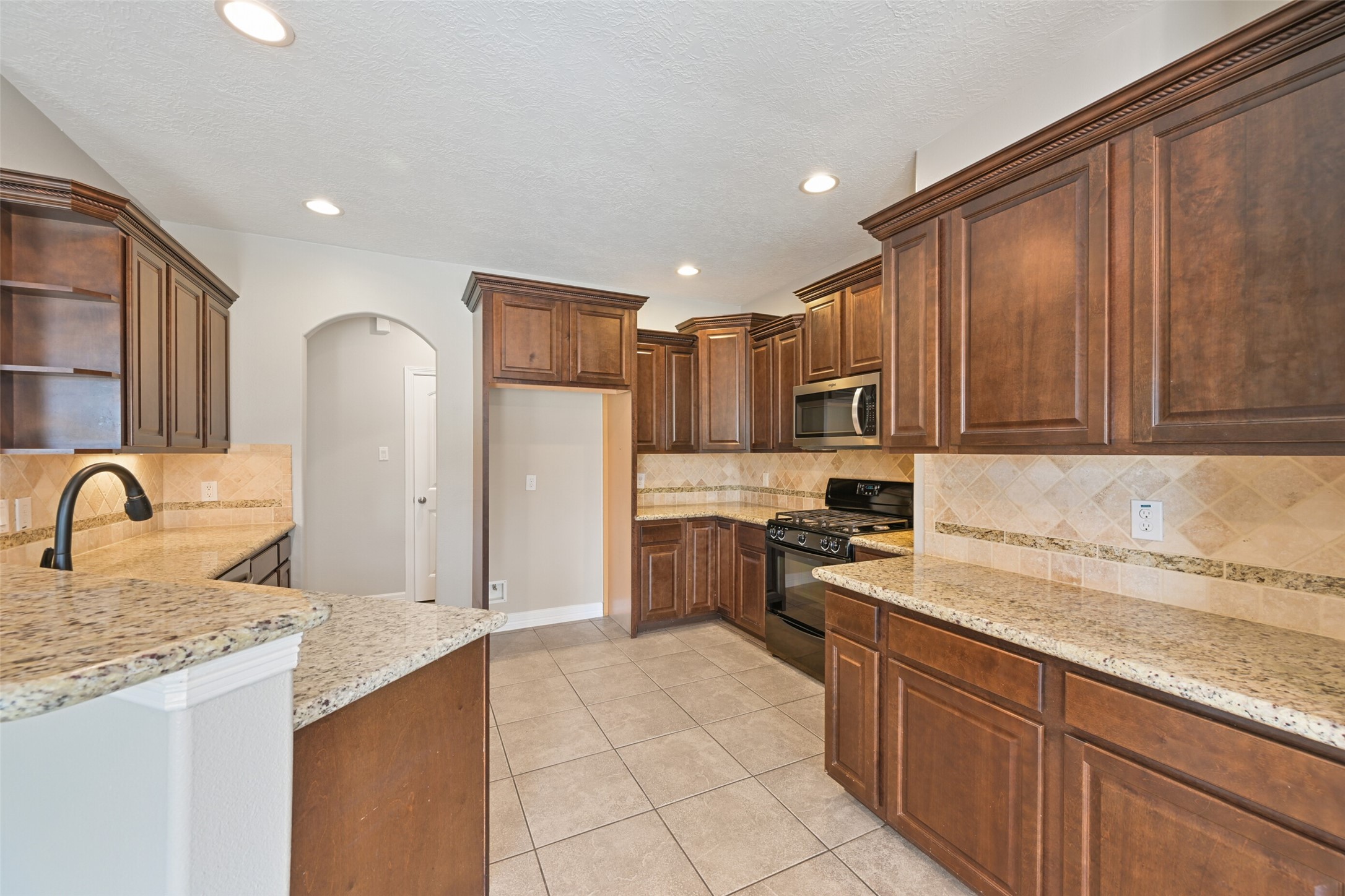 14031 Hawthorne Circle Property Photo 12