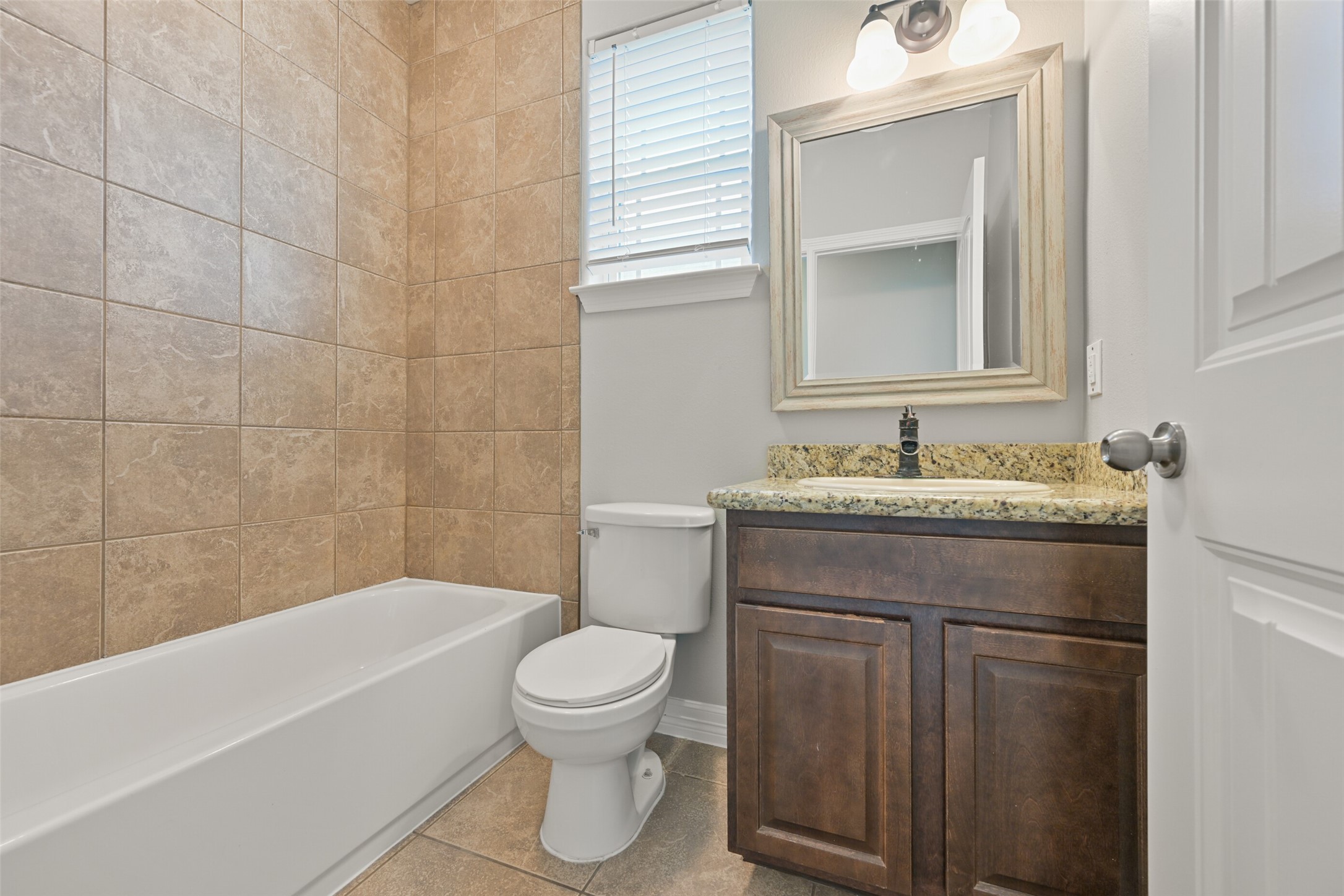 14031 Hawthorne Circle Property Photo 23