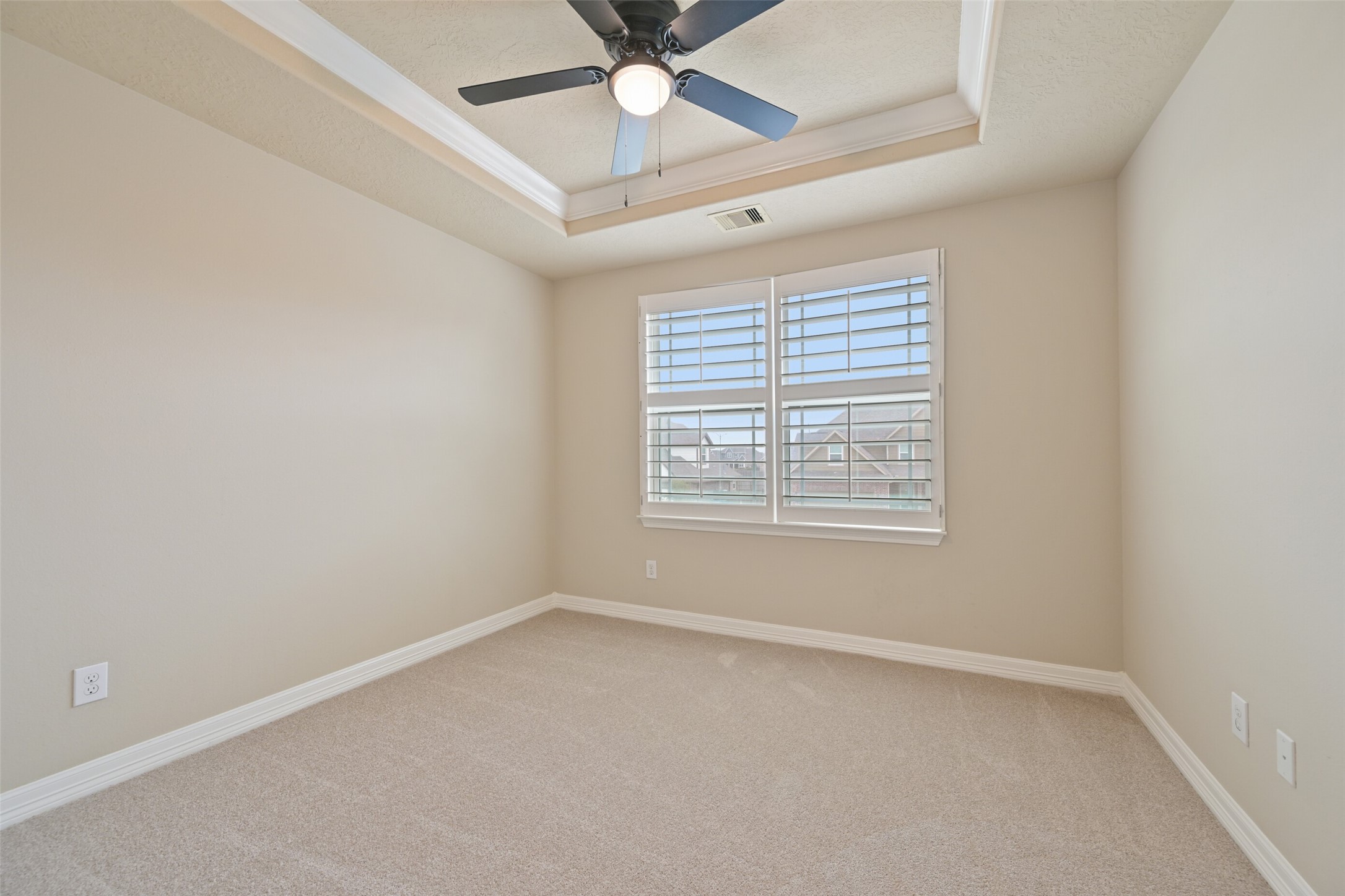 14031 Hawthorne Circle Property Photo 28