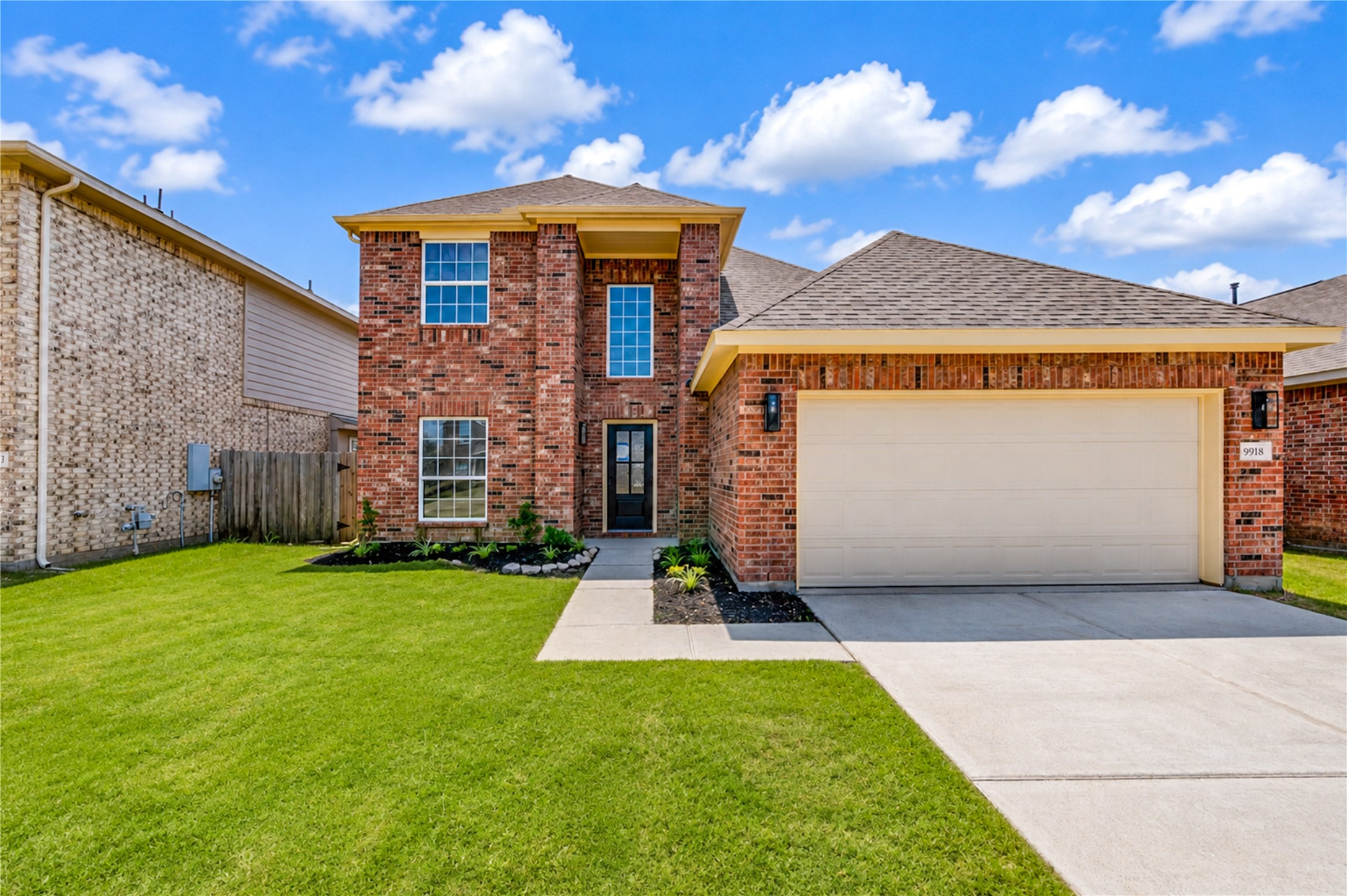 9918 Wood Wind Court Property Photo 2