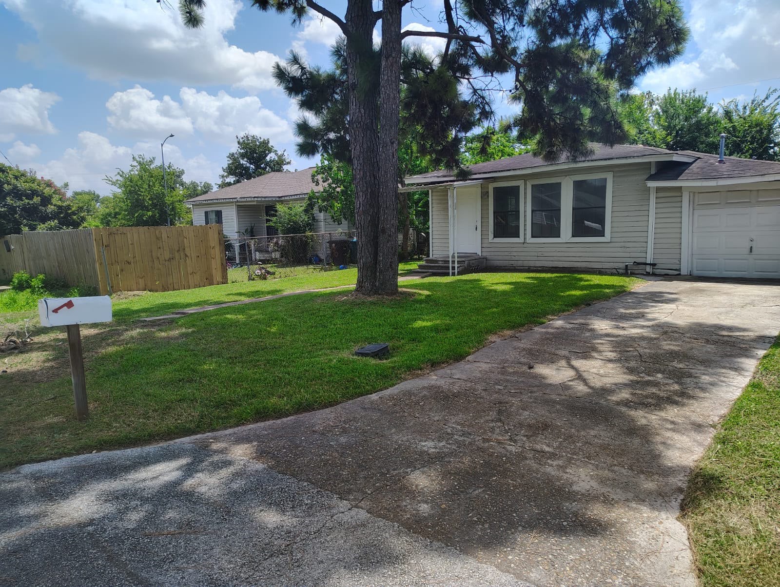 242 Bolden Street Property Photo 3