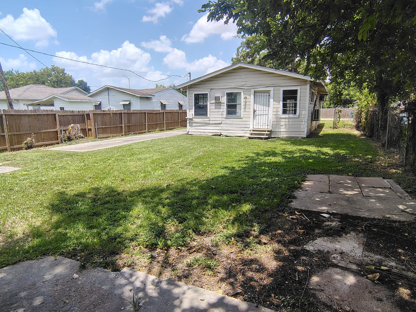 242 Bolden Street Property Photo 4